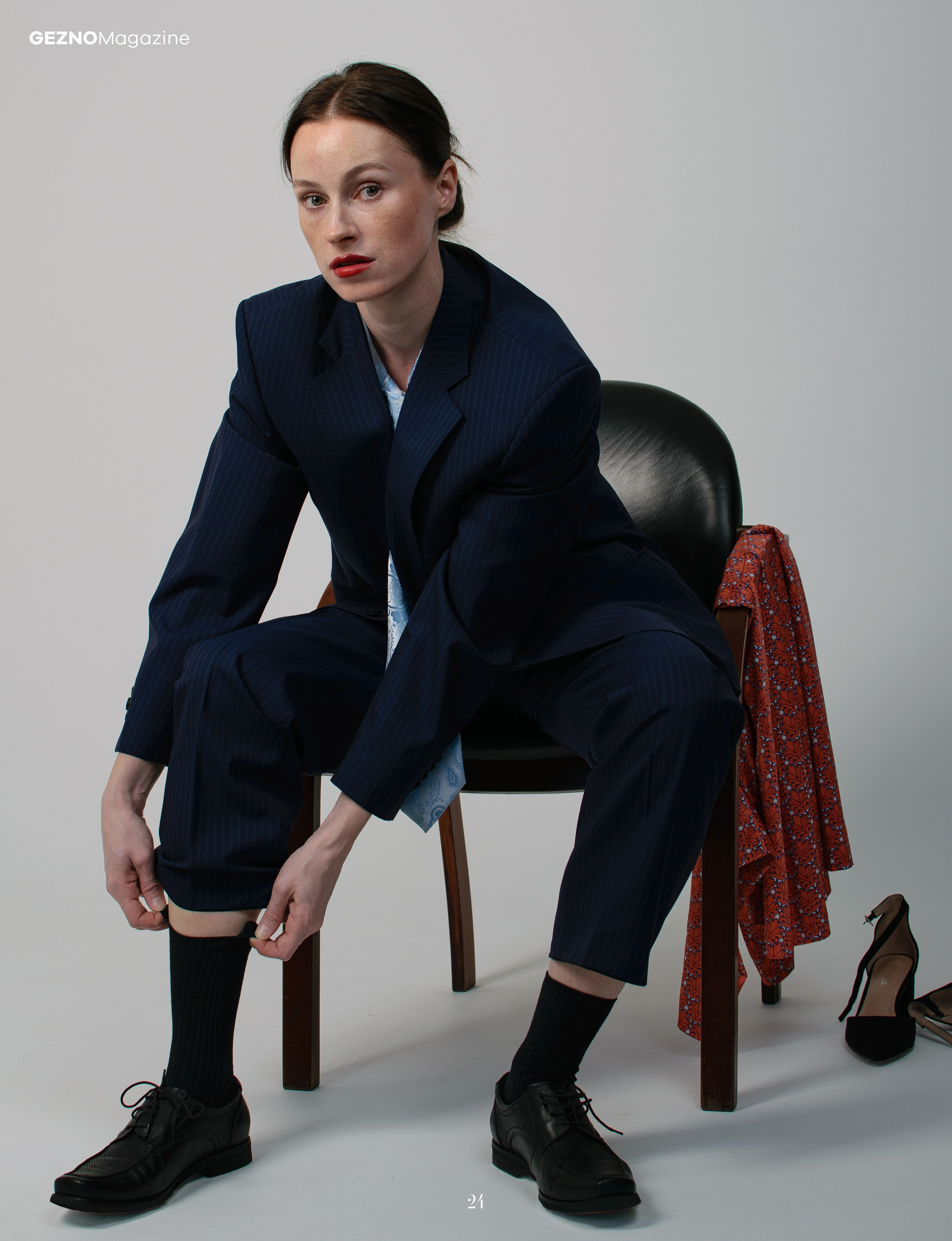 GEZNO, Paris, France Потеря -  история о том, как женщина теряет себя, выполняя мужские обязанности изо дня в день Фотограф в Омске Ульяна Красикова 