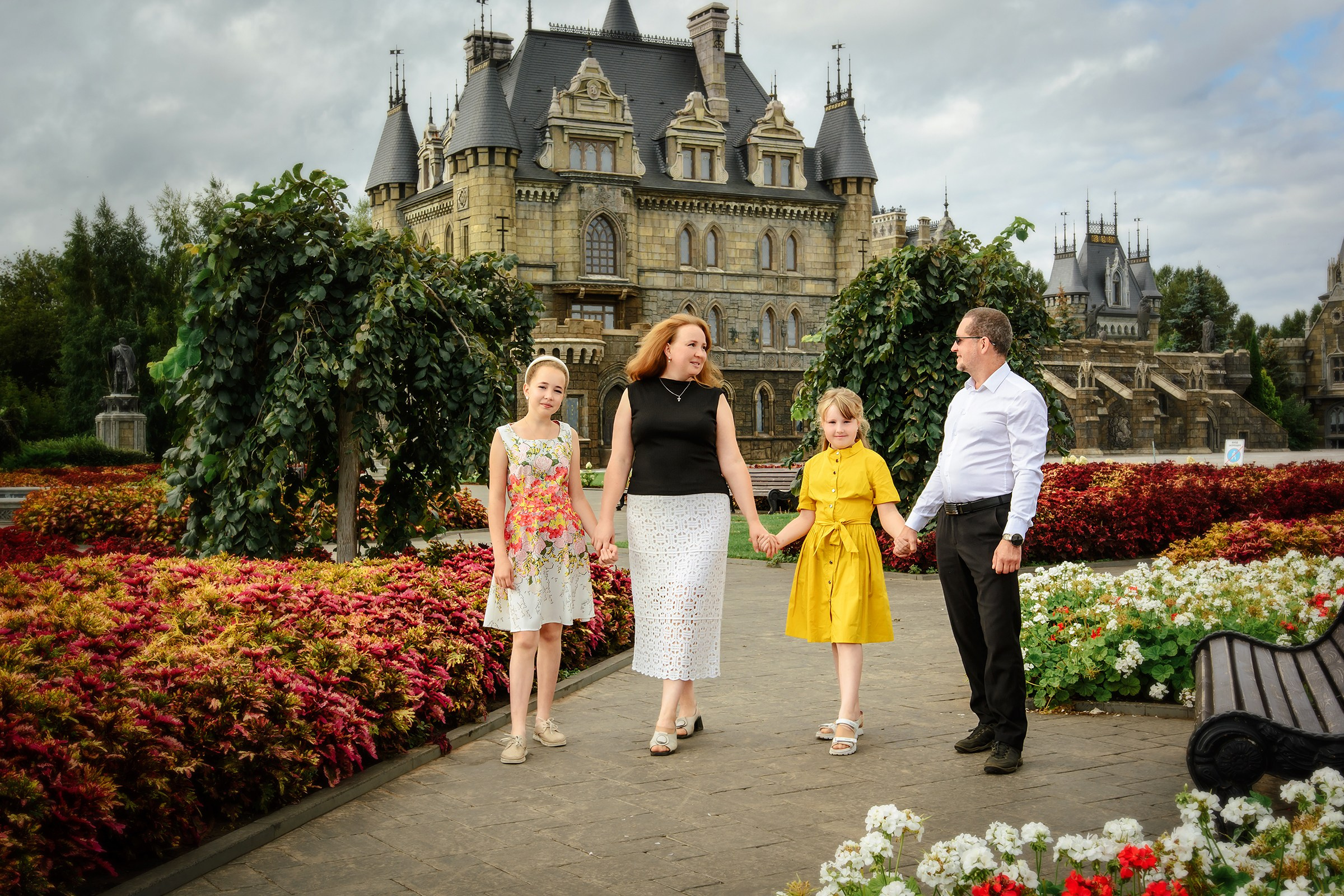 Семейная фотосессия у Замка Гарибальди. Фотограф Оксана Сафонова г. Тольятти