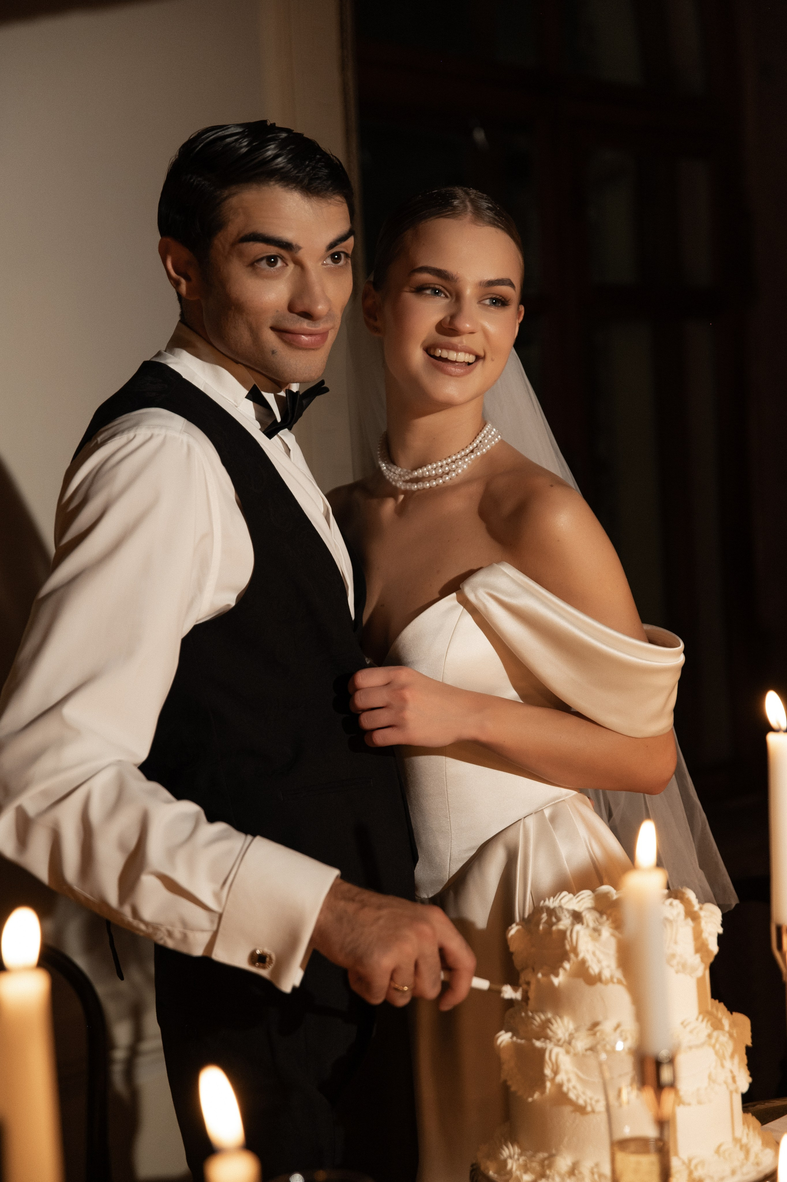 Камерный свадебный ужин при свечах в старинном особняке в фотостудии 21. Kult. Ярослава Ерина — свадебный фотограф в Москве