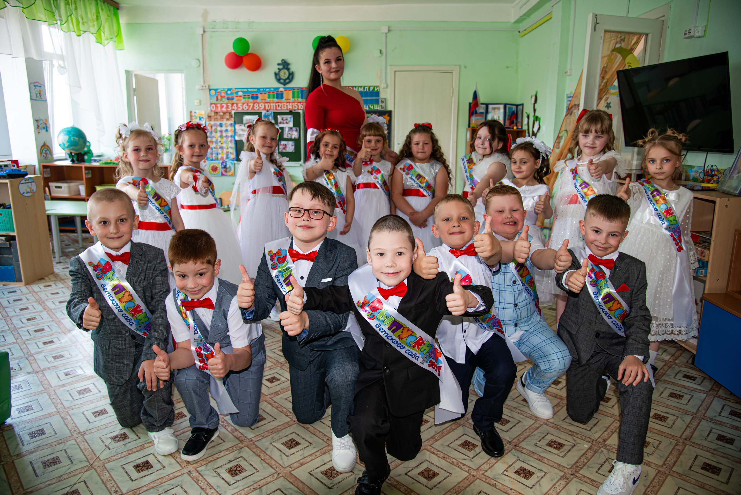 Корпоративные, Юбилейные, выпускные (школа, садик)фотосессии. Фотография — это миг, который фиксирует вечность