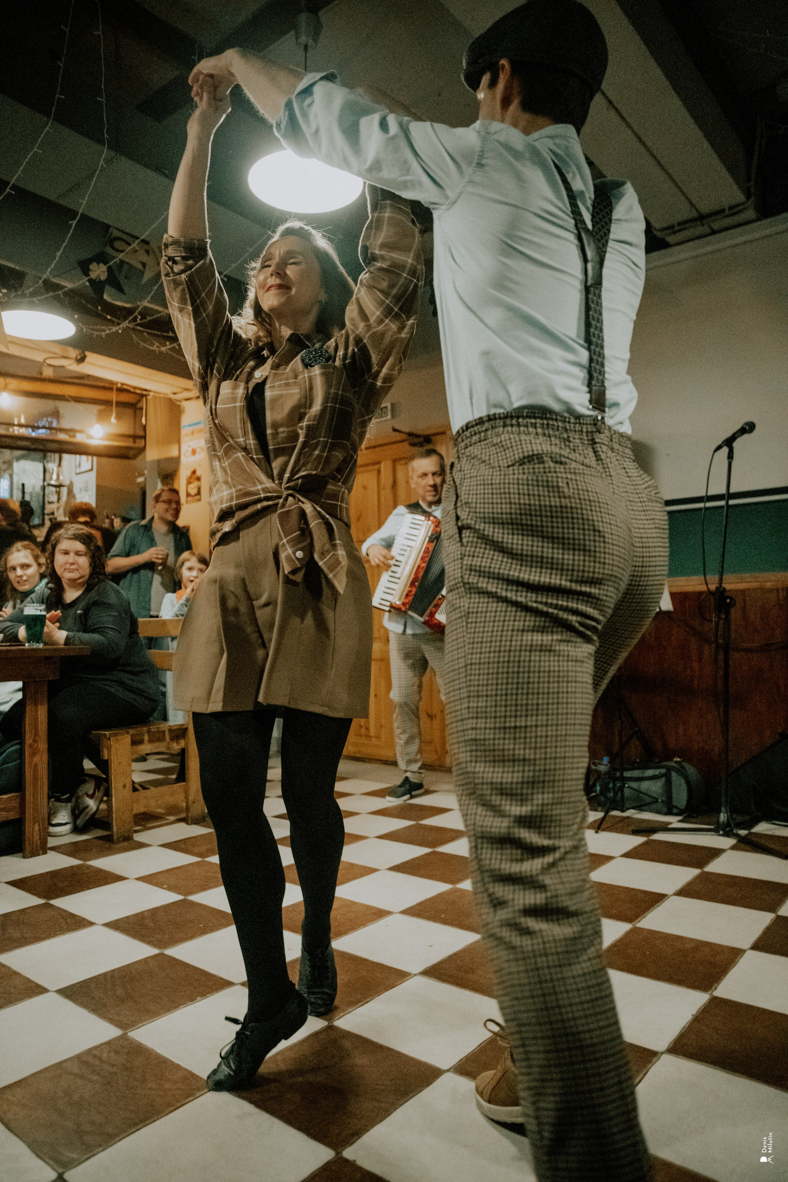 Ирландский Паб и ансамбль Skylark. Портретный фотограф Денис Милютин