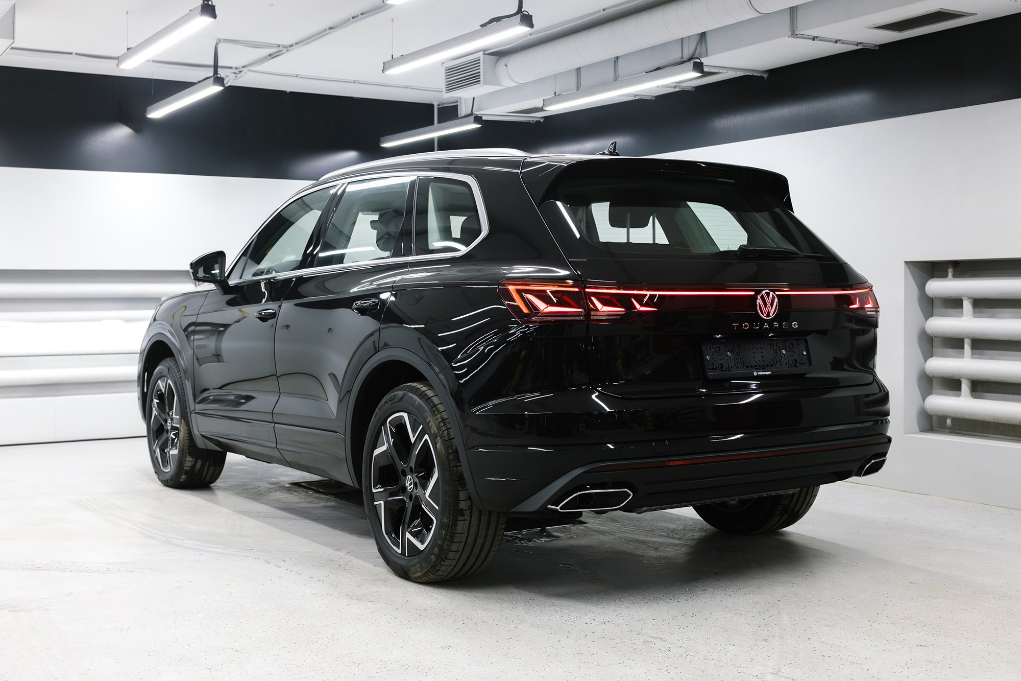 Volkswagen Touareg R-Line 3.0 TDI AT (286 л. с.) 2025. Автосалон «Х-Авто»