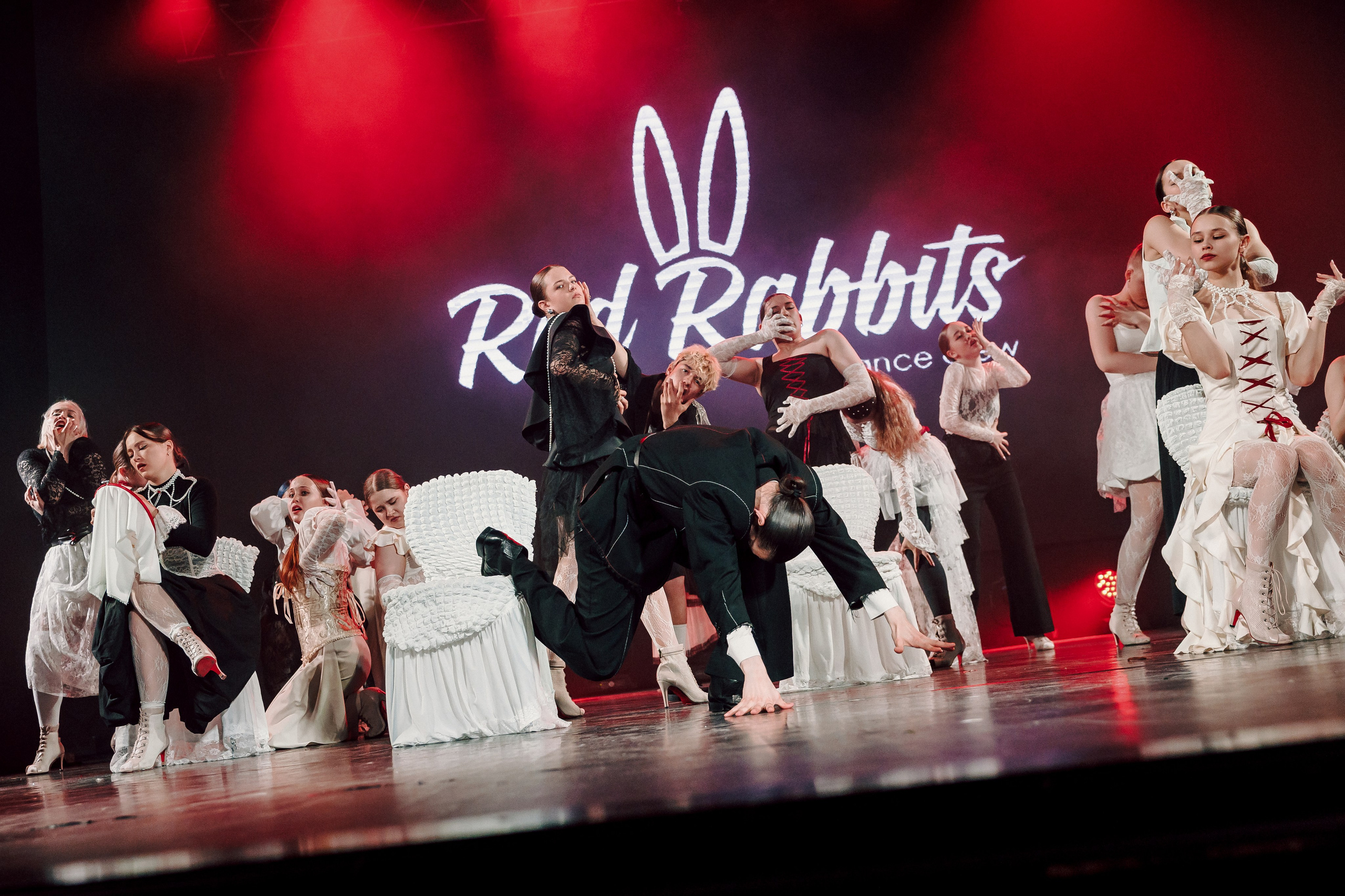 Отчётный концерт танцевальной школы «Red Rabbits» 2025. Лёшка Варзегов — фотограф