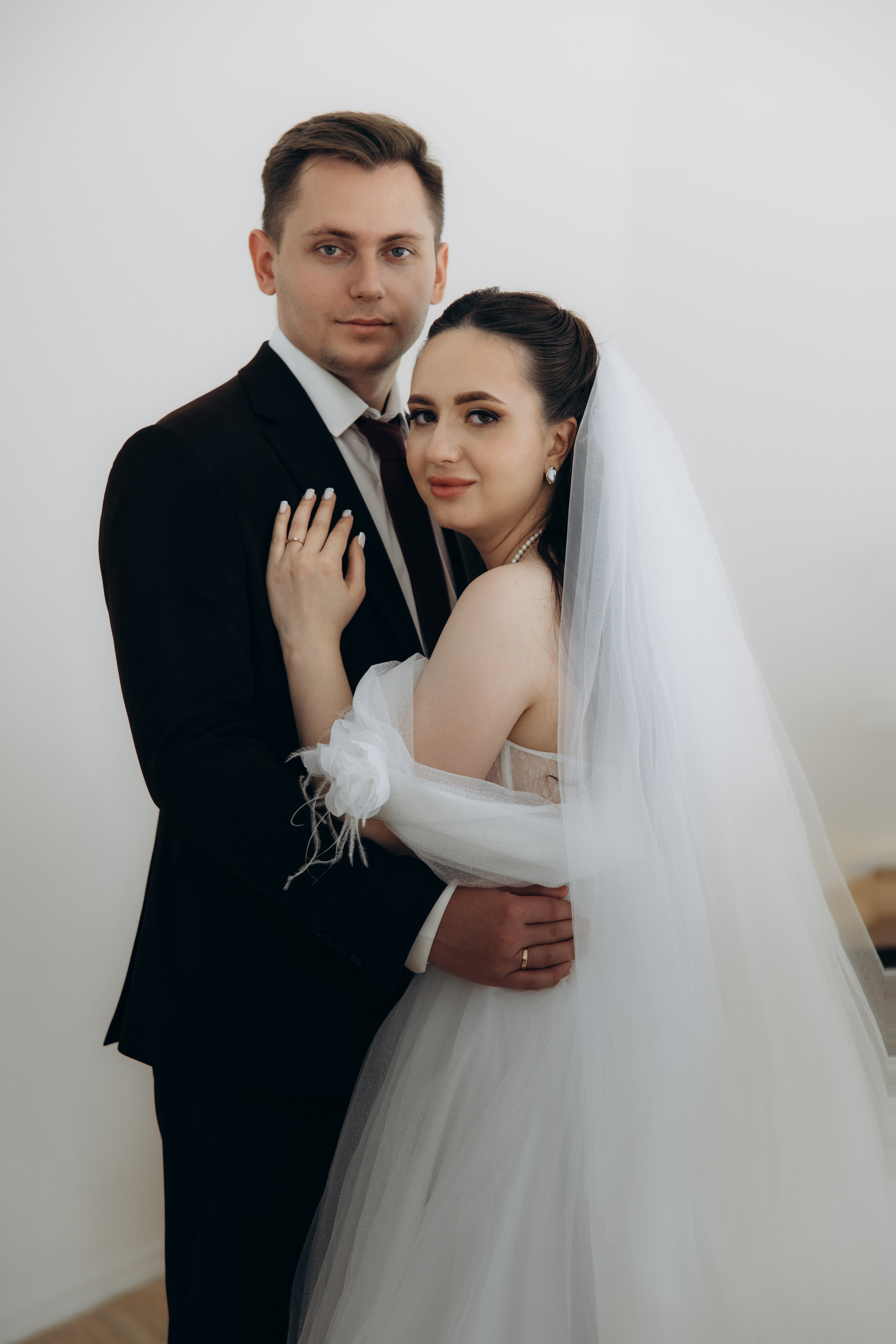 Свадебная фотосъемка в Пензе: Ольга и Владислав в отеле и студии «Перспектива»