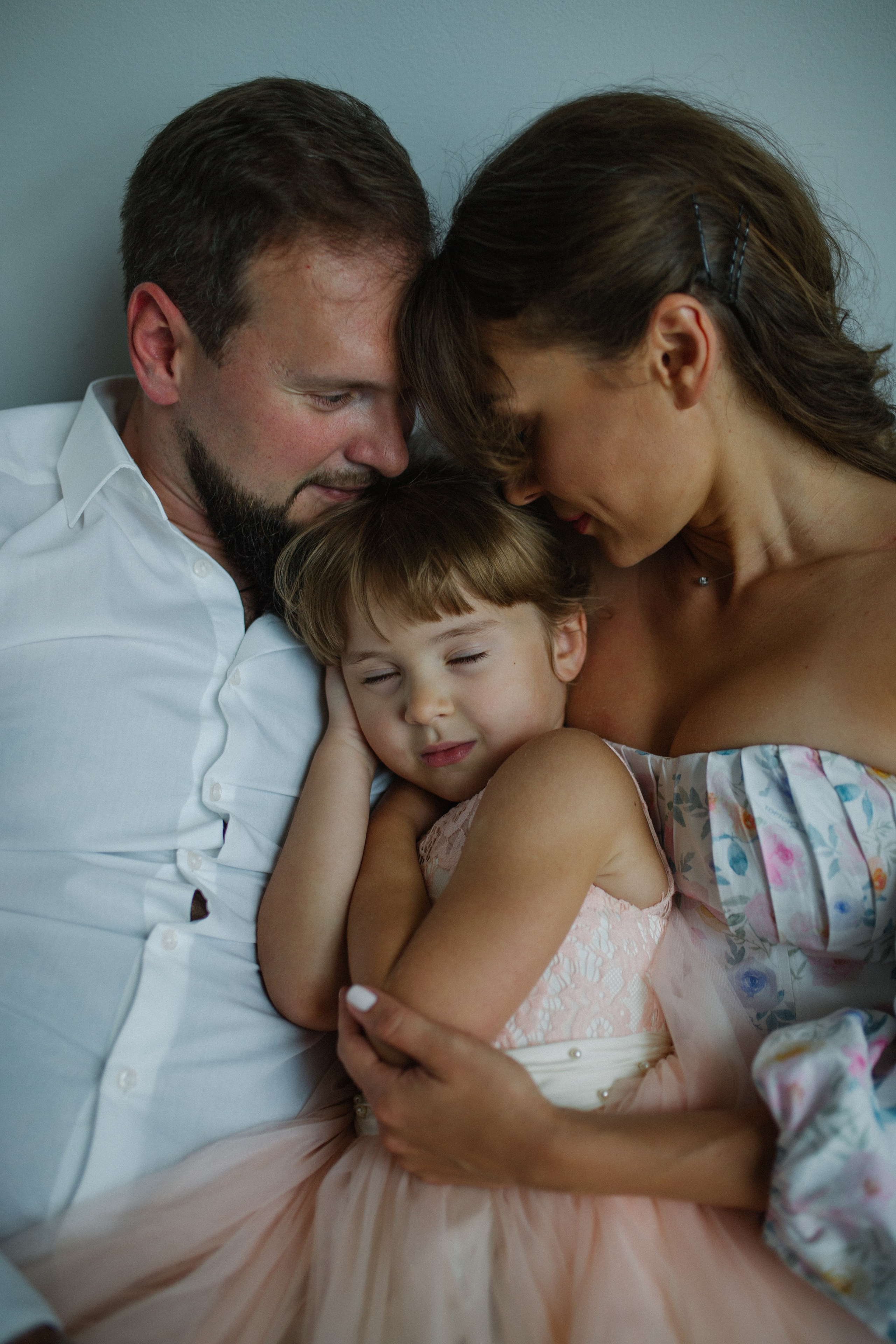 Купание с танцами на столе. Фотограф Оля Батист