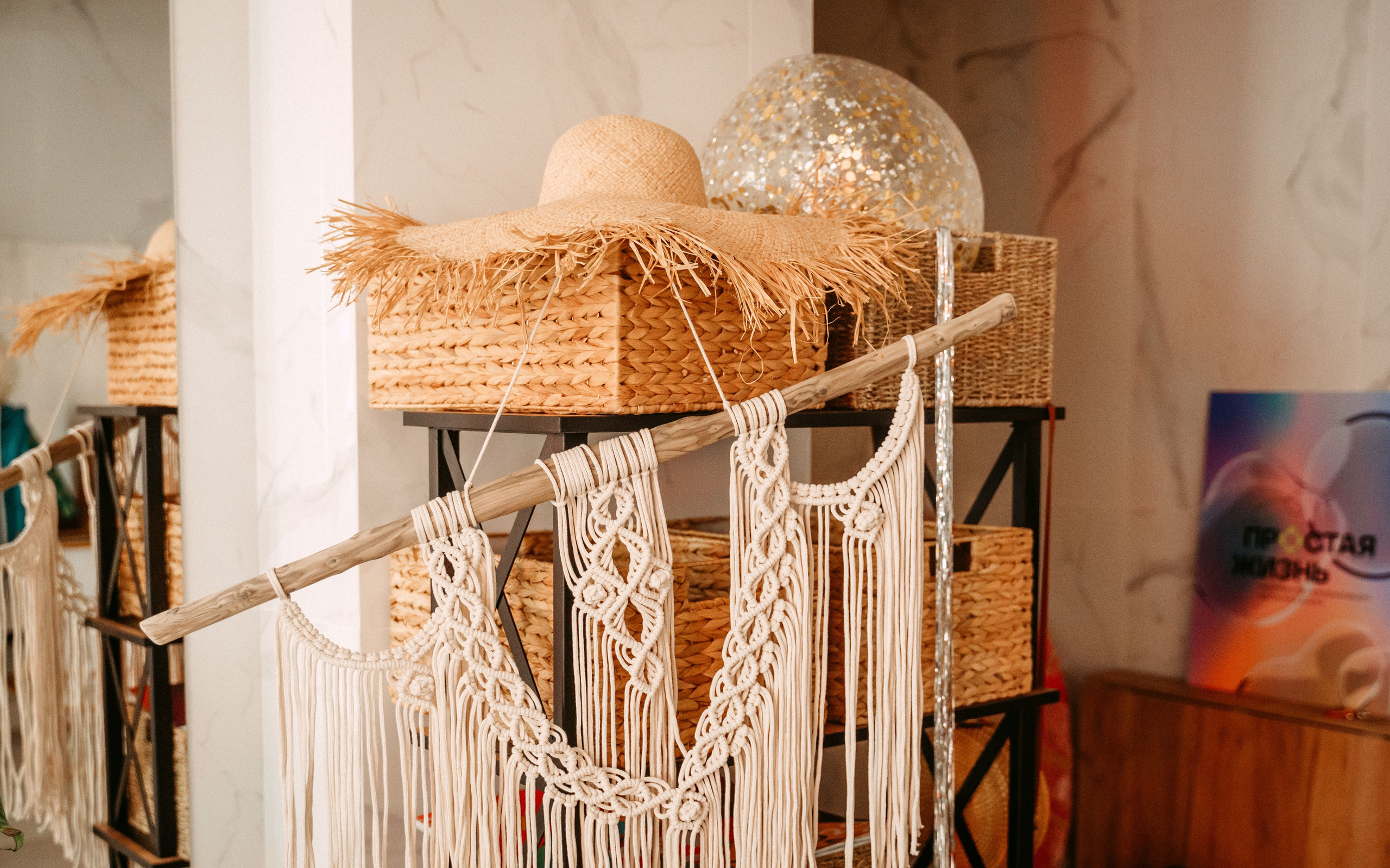 Простая жизнь / творческое пространство. Саша Копылов, фотограф в Казани