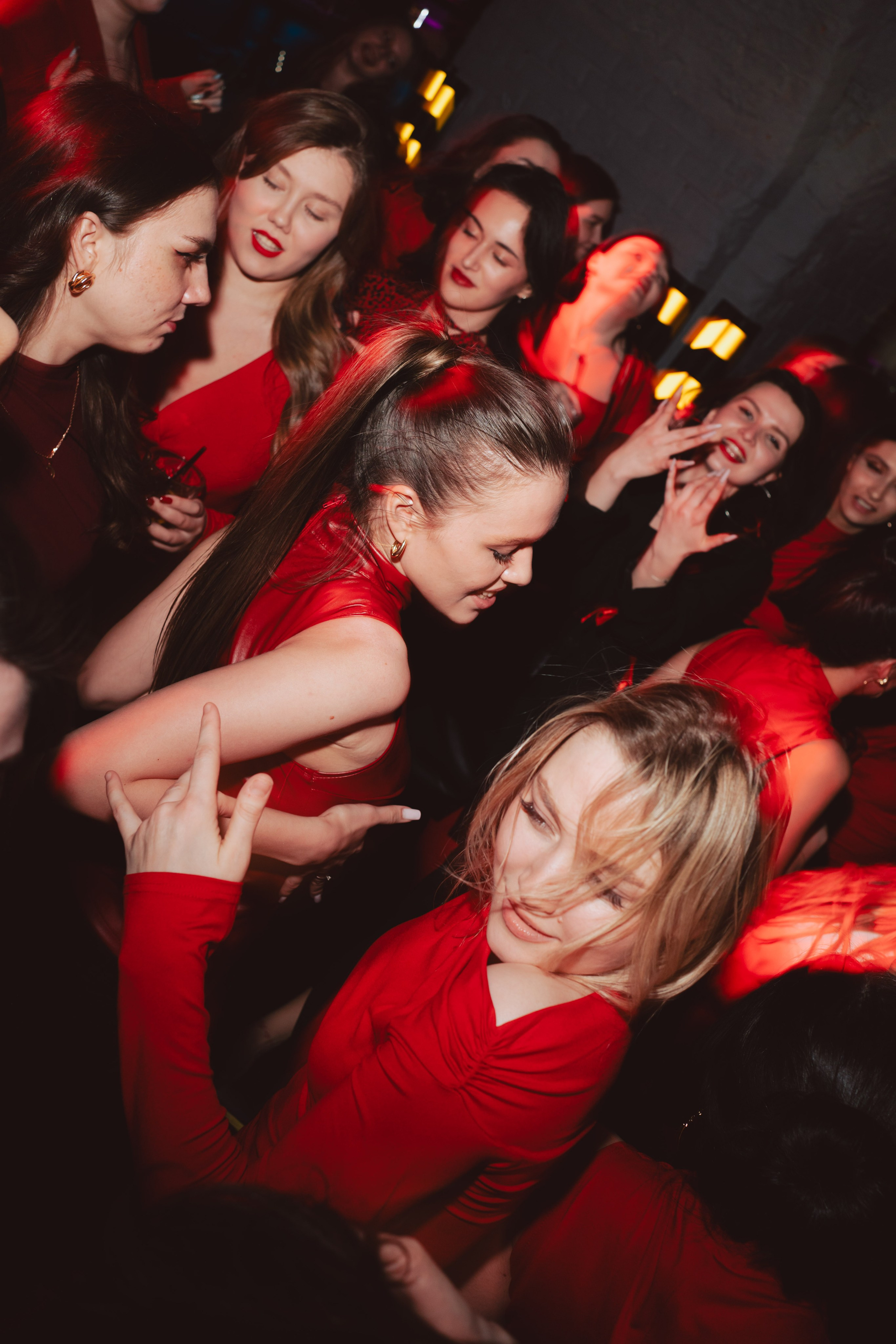 SO STRIP // Woman's moment. Репортажный фотограф в Казани Виктория Трунова