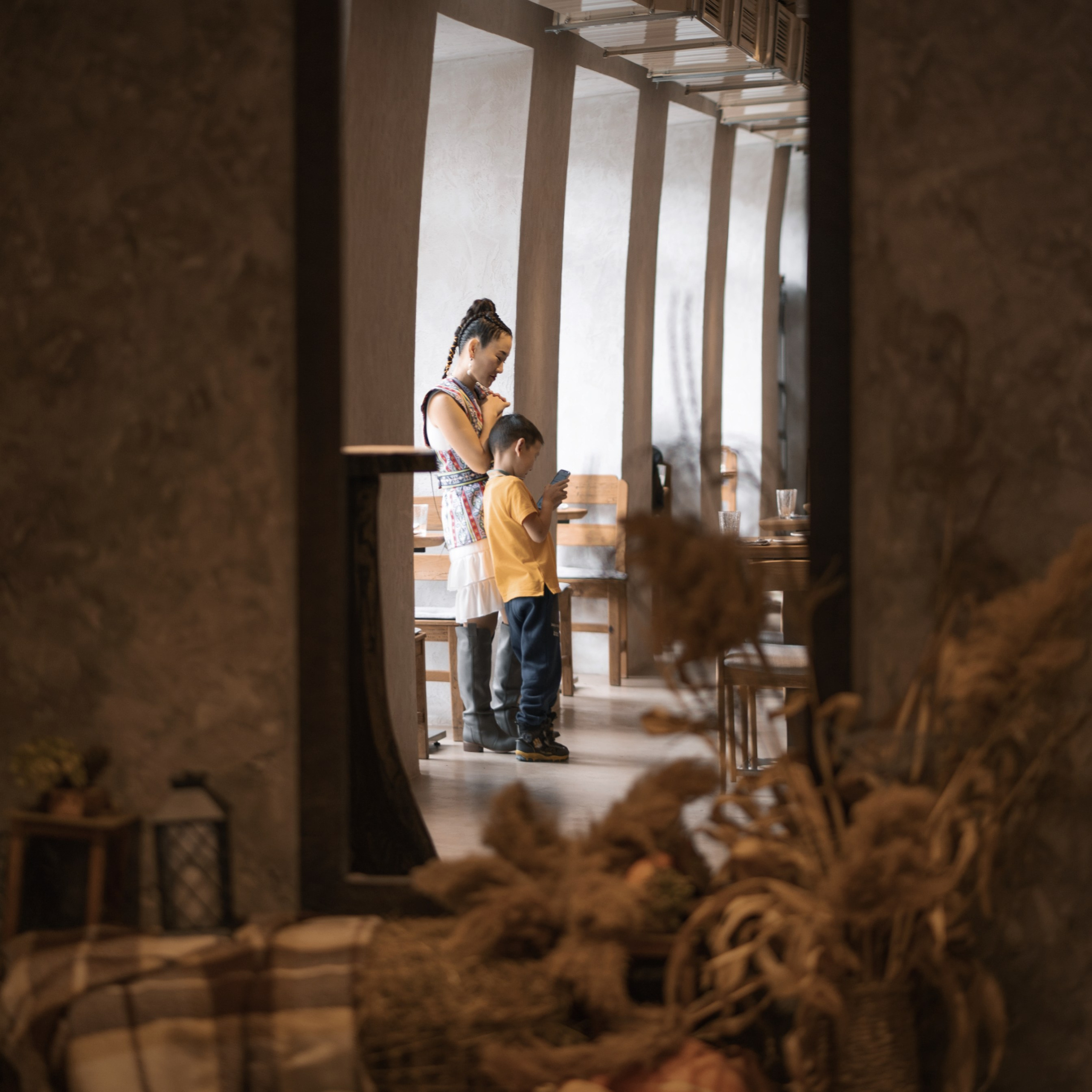 В ресторане Рерих. Выездной фотограф-видеограф в Республике Алтай Солоны Куюкова