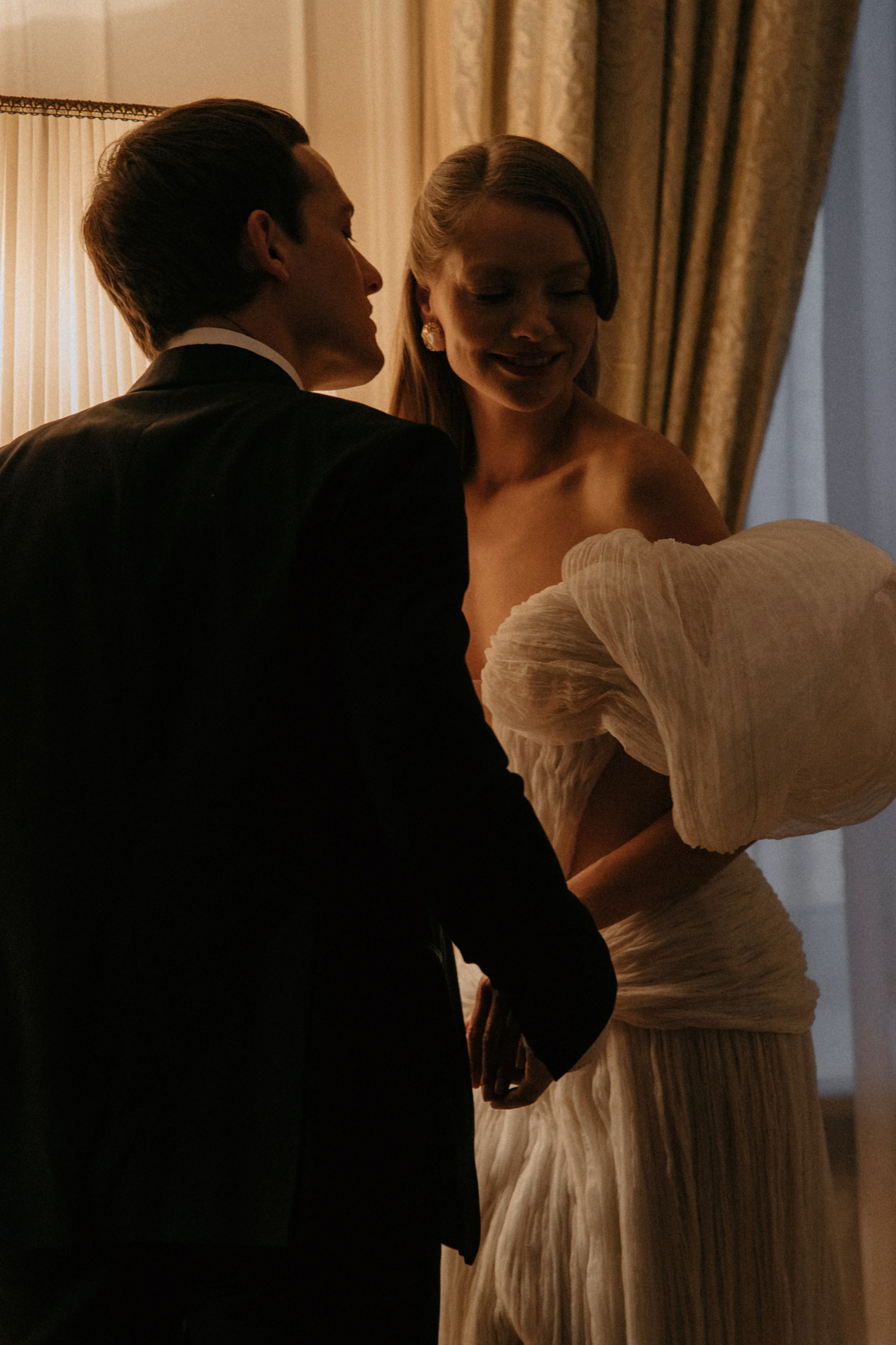 Свадебная фотосъемка в отеле Савой. Свадебный фотограф Москва