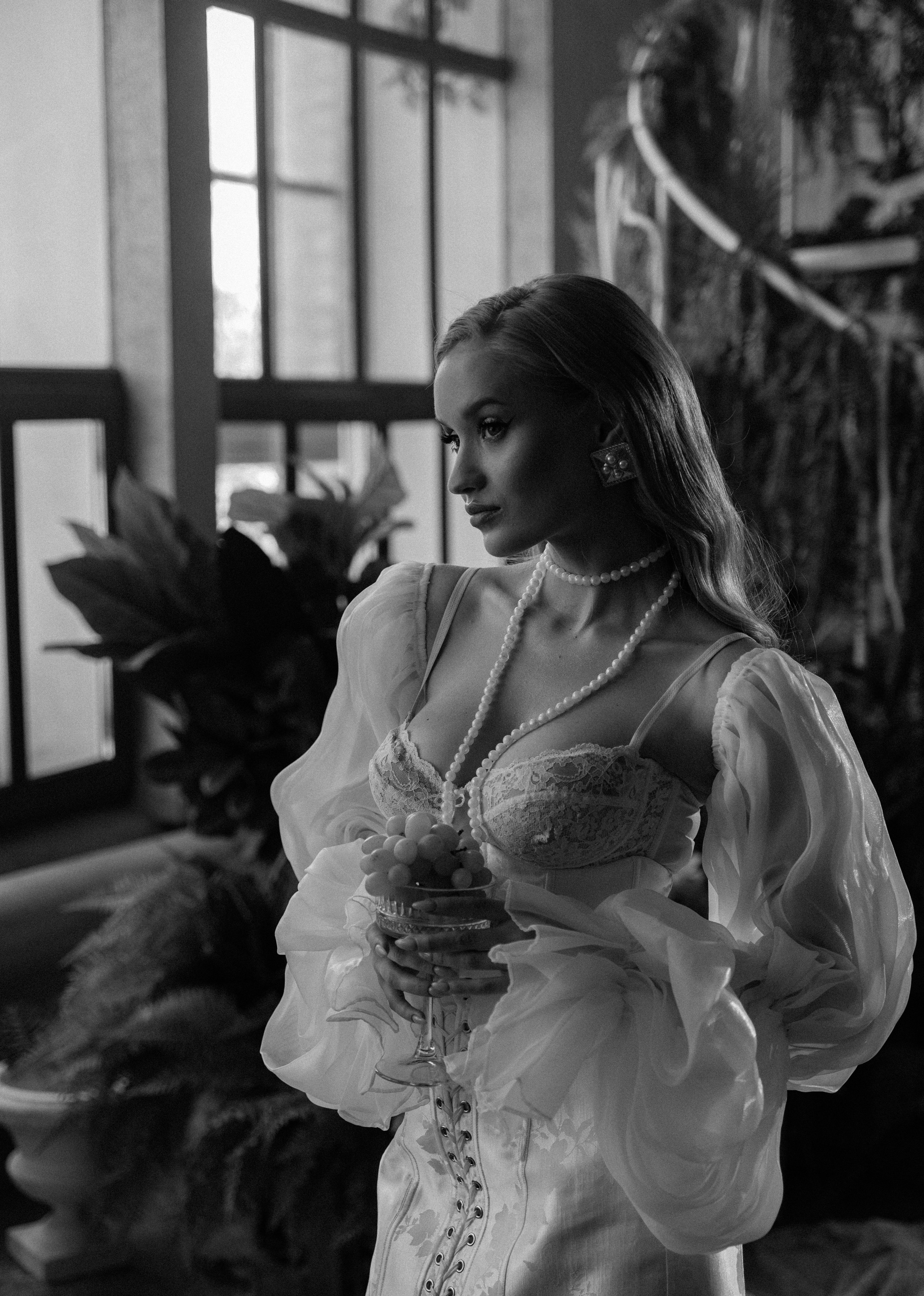 Невеста на пикнике в замке