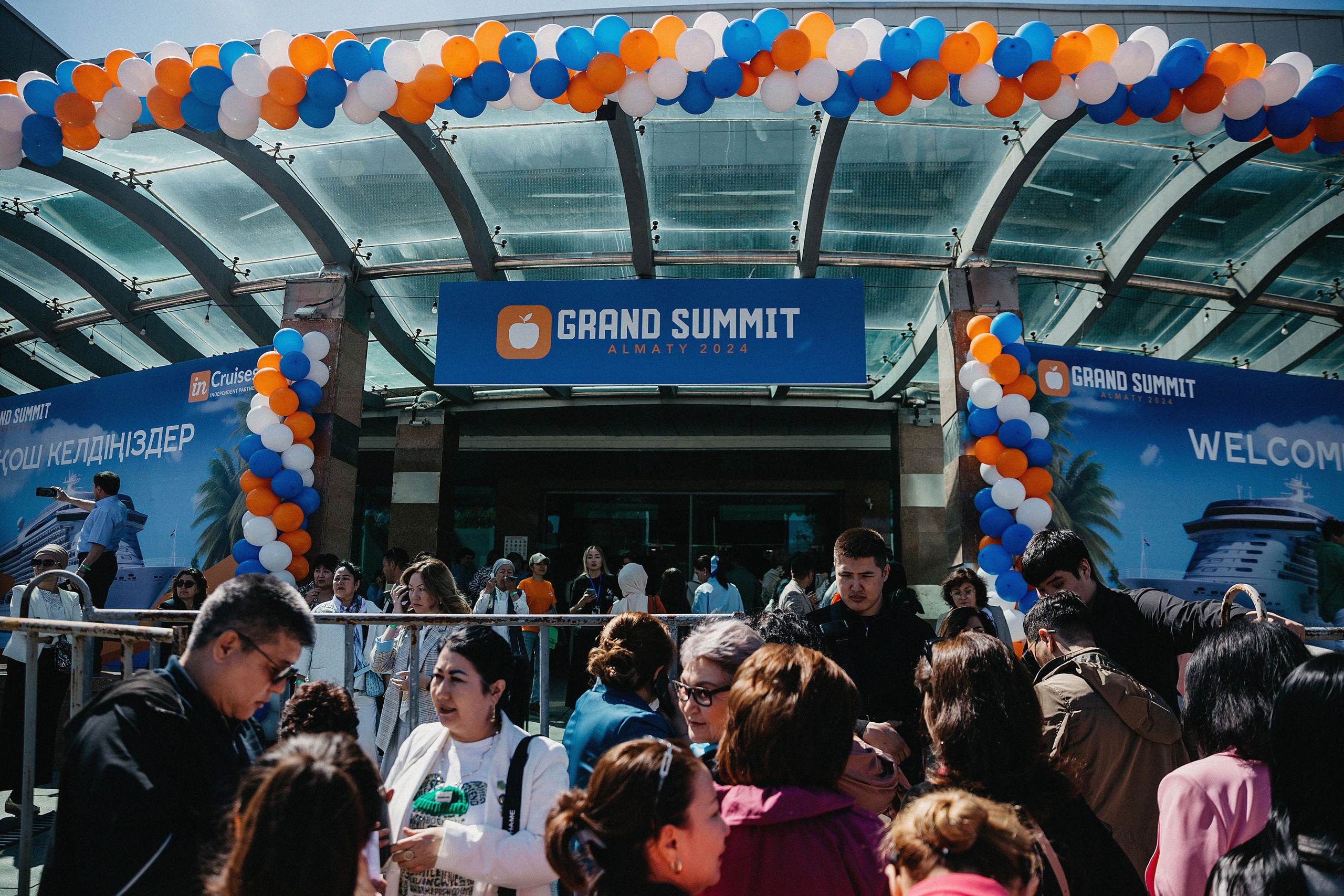 Grand Sammit Incruses. Свадебный, семейный и портретный фотограф в Алматы, Костанай