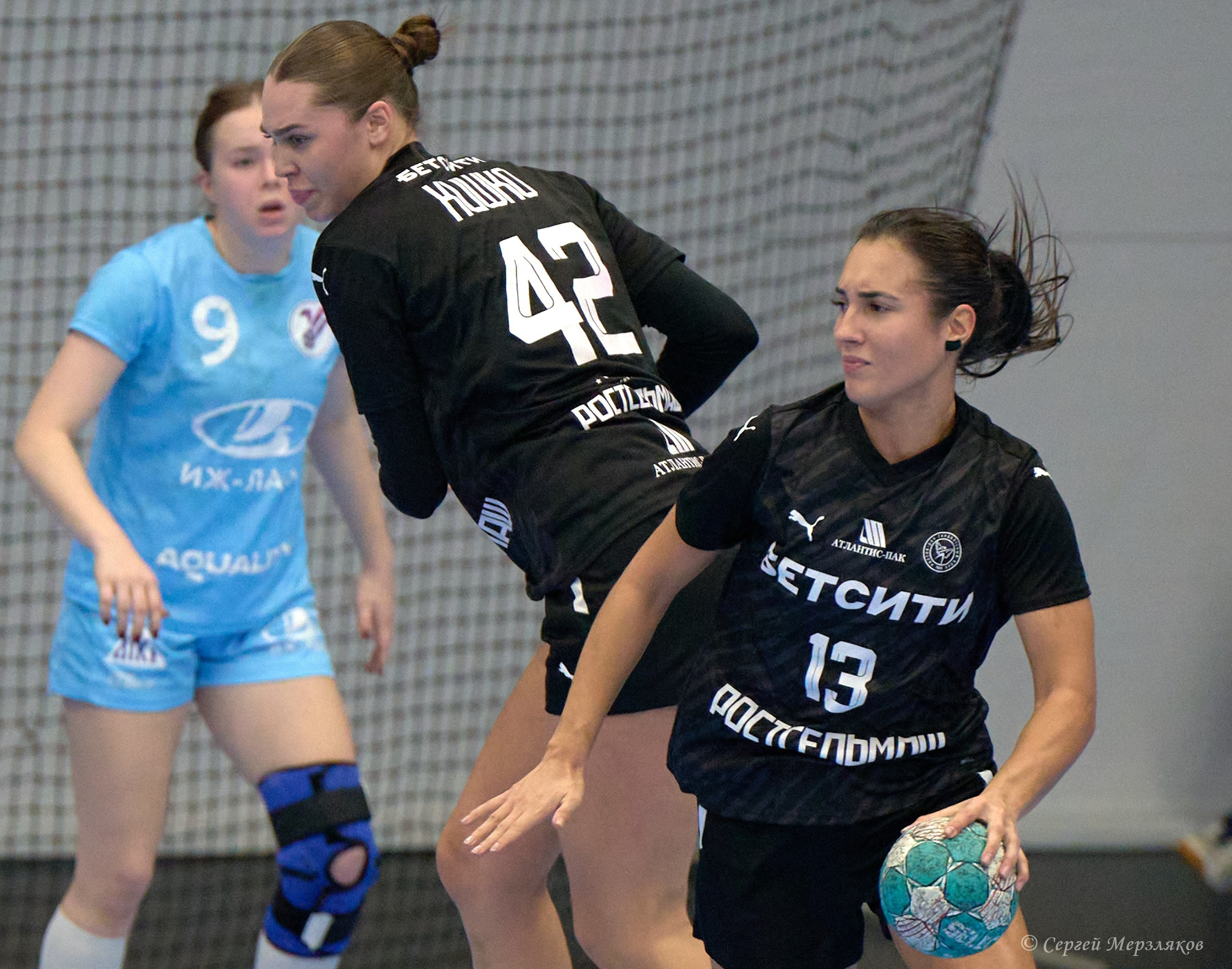 Гандбол. OLIMPBET Суперлига. «Университет» — «Ростов-Дон». Спортивный репортажный фотограф в Ижевске Сергей Мерзляков