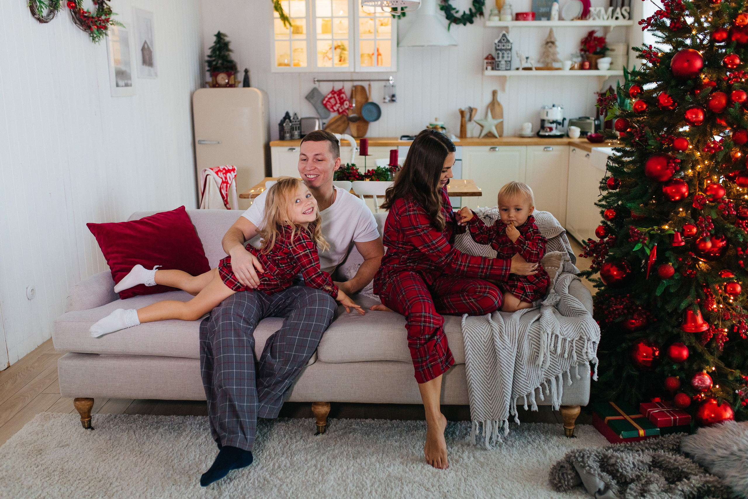 Катя, Илья, Стеша и Есения. Свадебный и семейный фотограф Мария Князева в Санкт-Петербурге