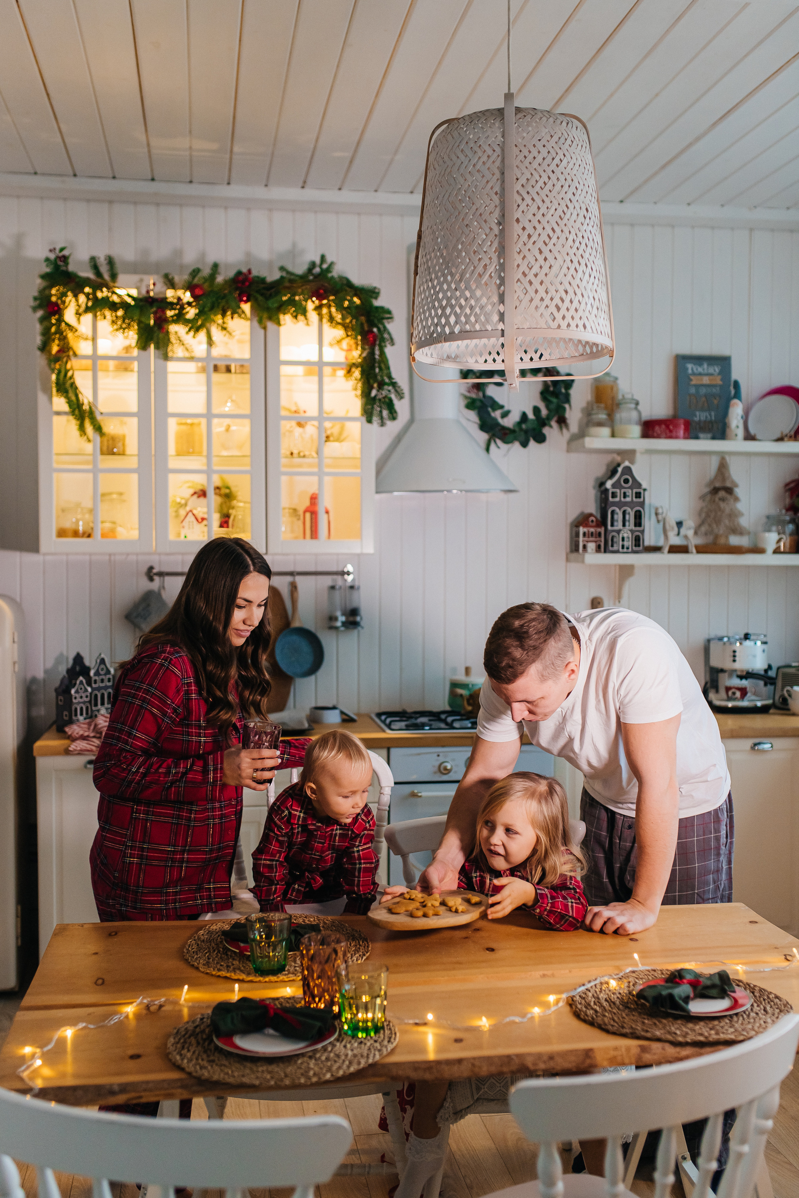 Катя, Илья, Стеша и Есения. Свадебный и семейный фотограф Мария Князева в Санкт-Петербурге