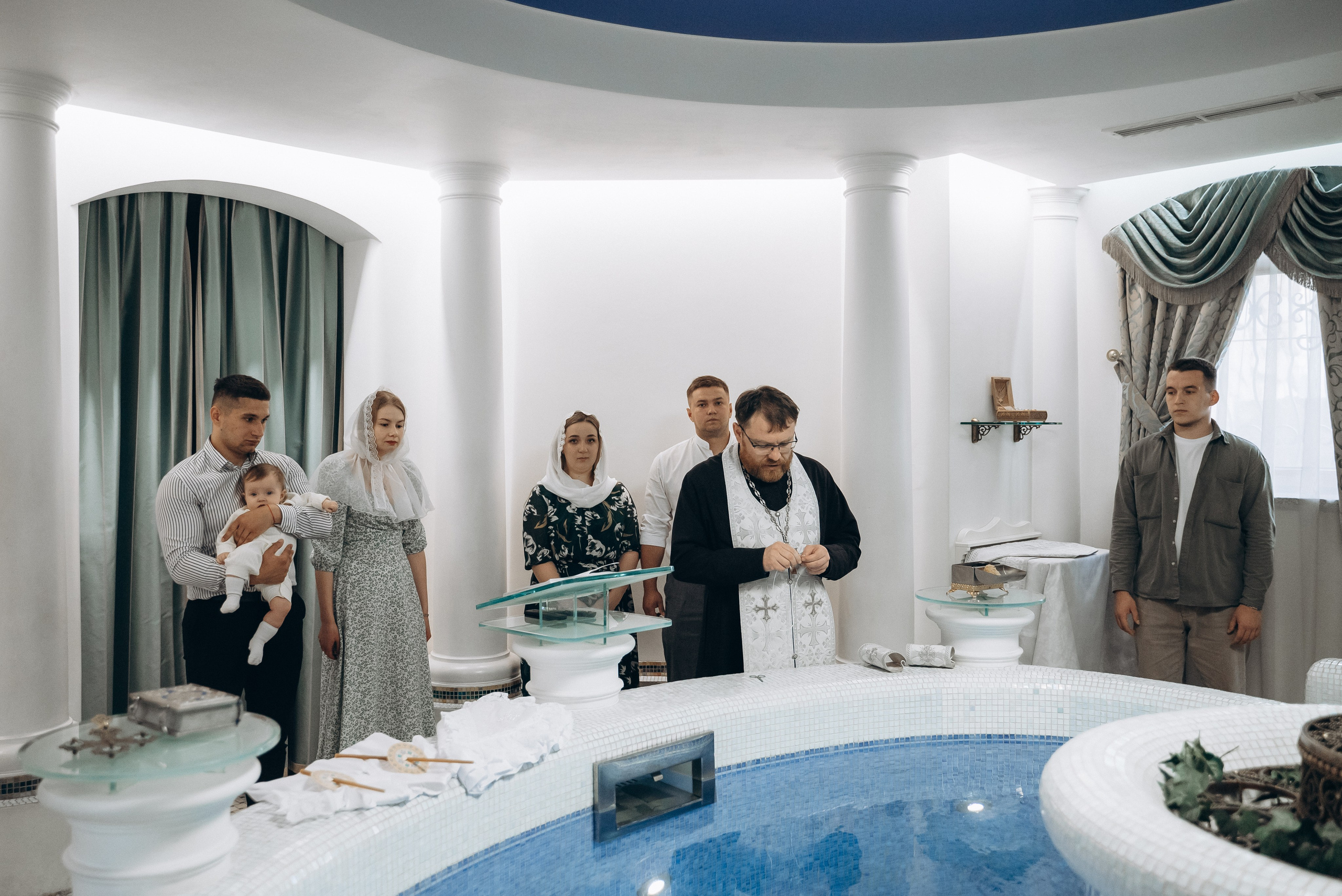 Крещение Варюши (Храм Святой Живоначальной Троицы). Семейный фотограф в Минске Дарья Дреко