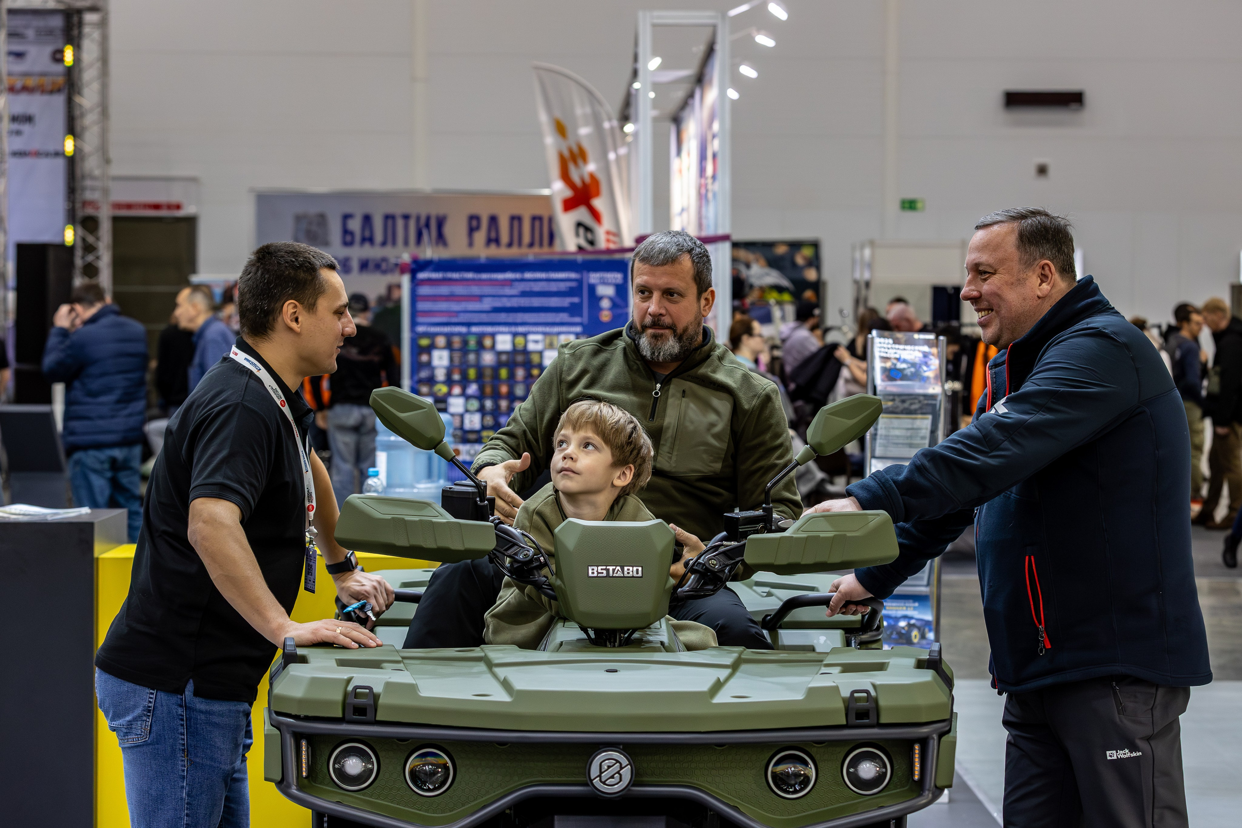 Стенд BSTABO. Reportage, studio, wedding, motorsport, commercial, photo shoot: Photographers Nikolai and Elena DvoTar