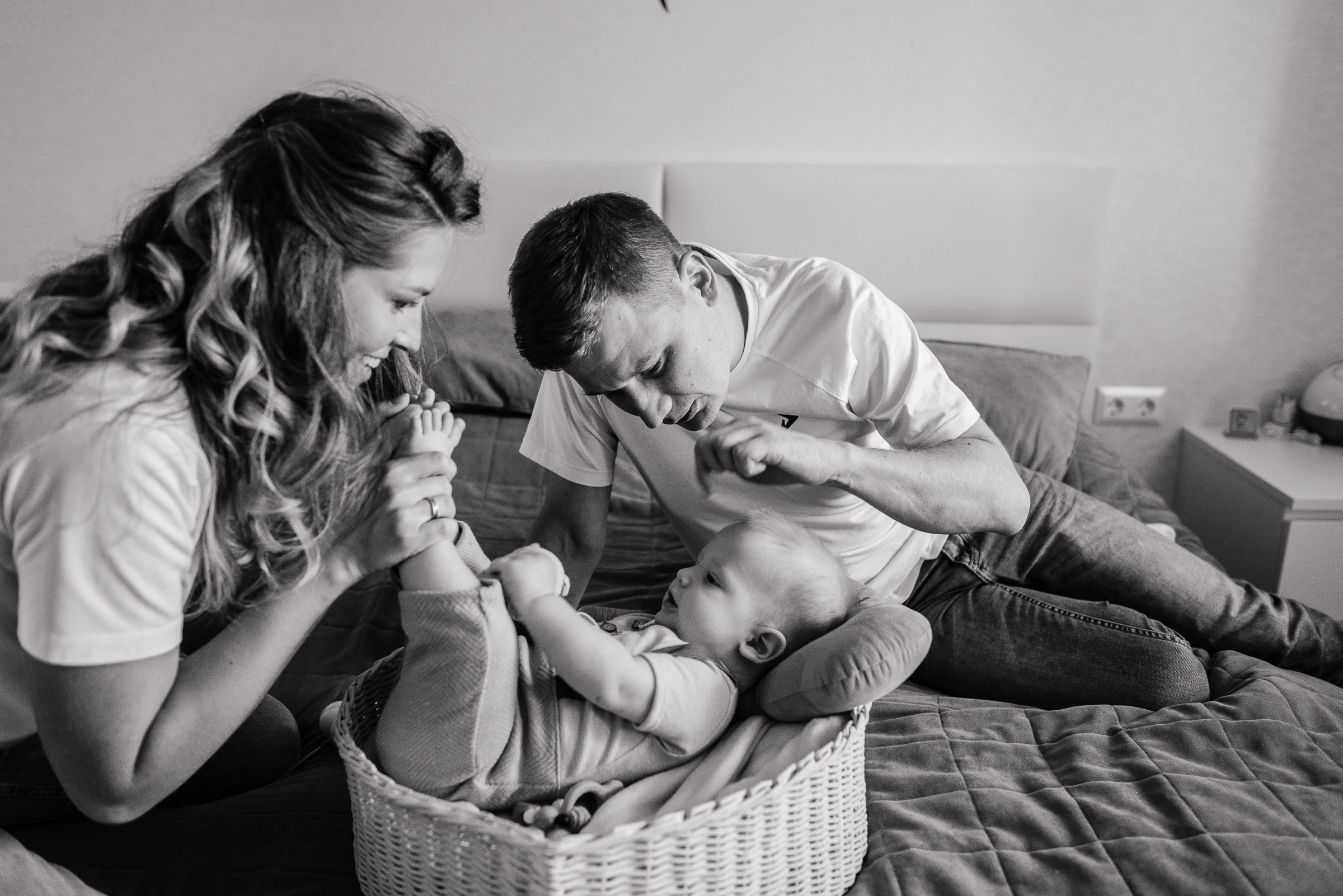 Наш мир — маленький ты!. Фотограф в Москве новорожденные свадьбы семьи Дарья Ларионова