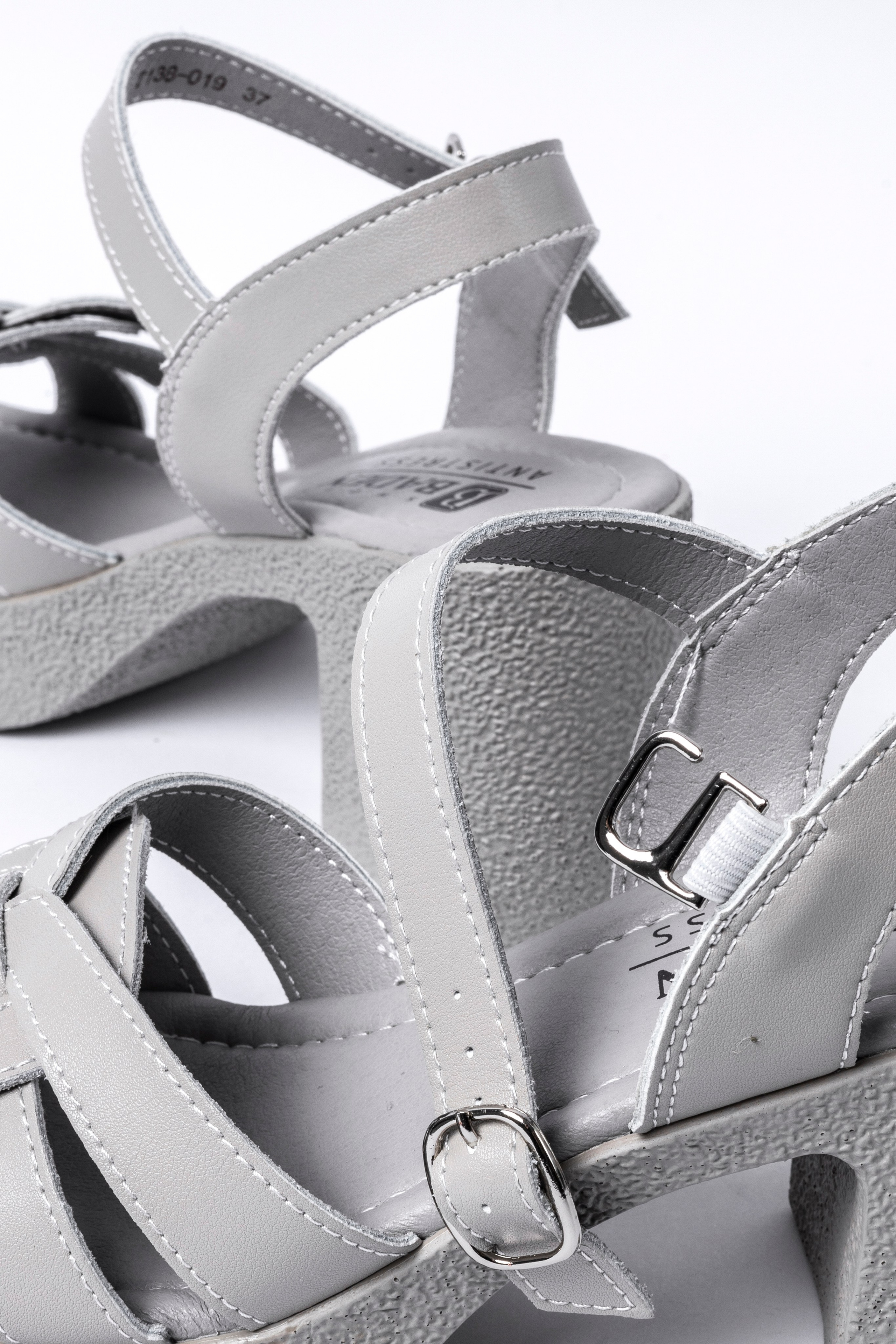 Каталожная съёмка для интернет магазинов. Автопортретная фотостудия в Казани