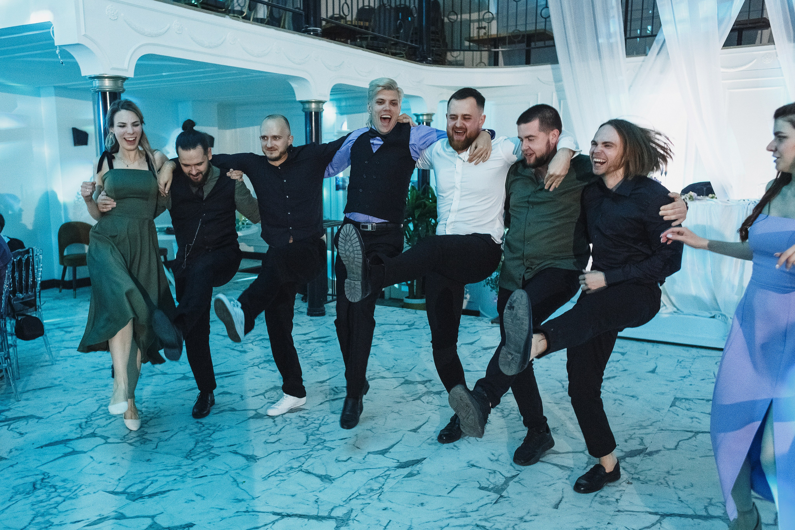 Свадебная фотосессия Михаила и Валерии на Чеховской набережной. Свадебный и семейный фотограф в Таганроге Бакарюк Антон