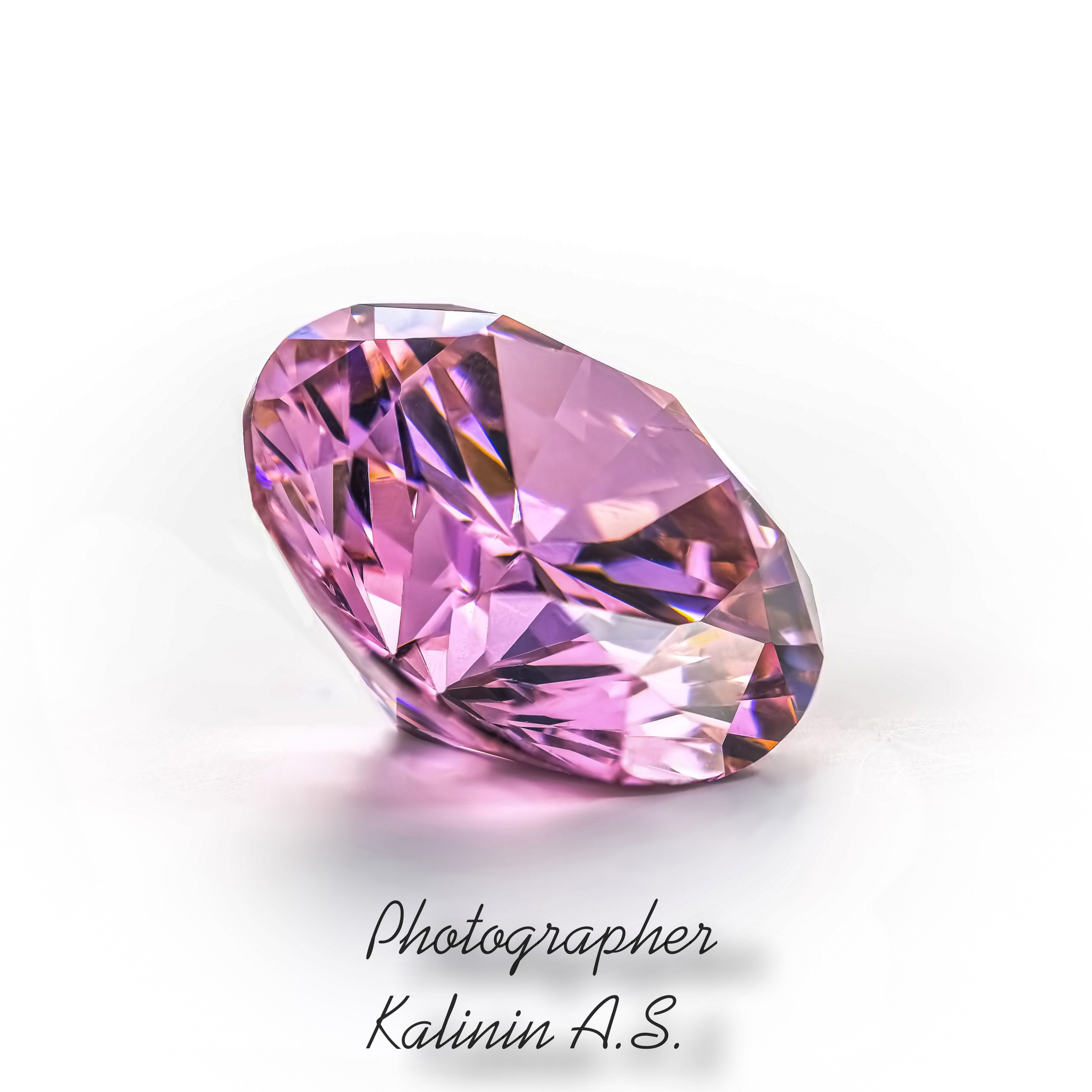 Рекламная эксклюзивная предметная фотосъёмка ювелирных изделий в Москве  тел +7 966-003-13-07. Высококачественная профессиональная рекламная фотосъёмка ювелирных украшений, драгоценных камней в Москве. Обучение, консультация