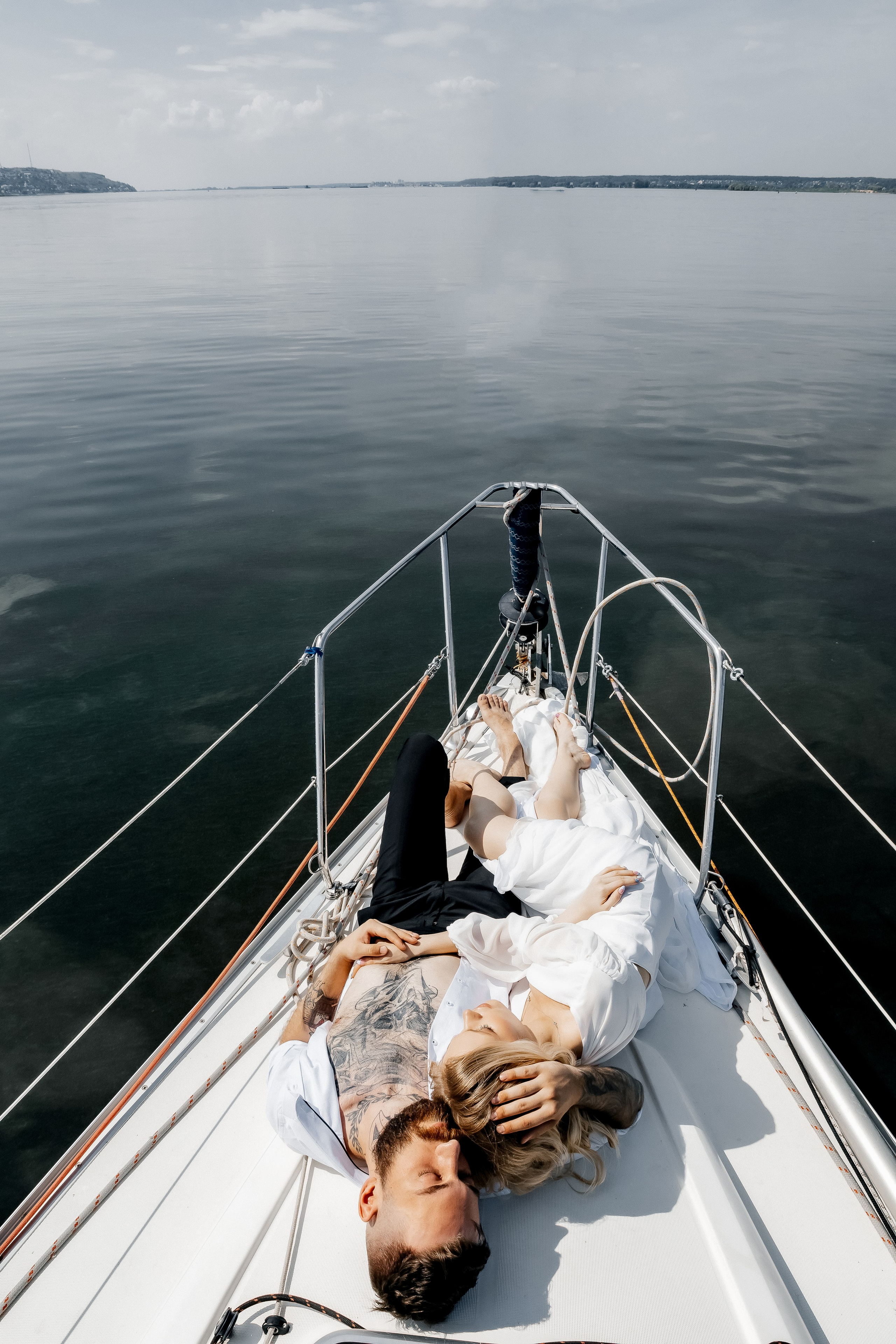 Свадебная съемка на яхте. Свадебный и семейный фотограф в Татарстане Энже Ильдарова