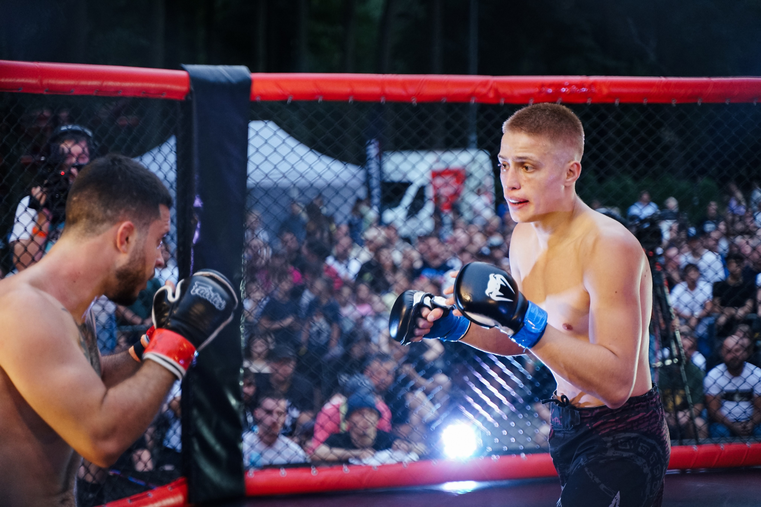 Вечер боев в ЦПКиО. Фотограф Надежда Погребняк | Рязань | Москва