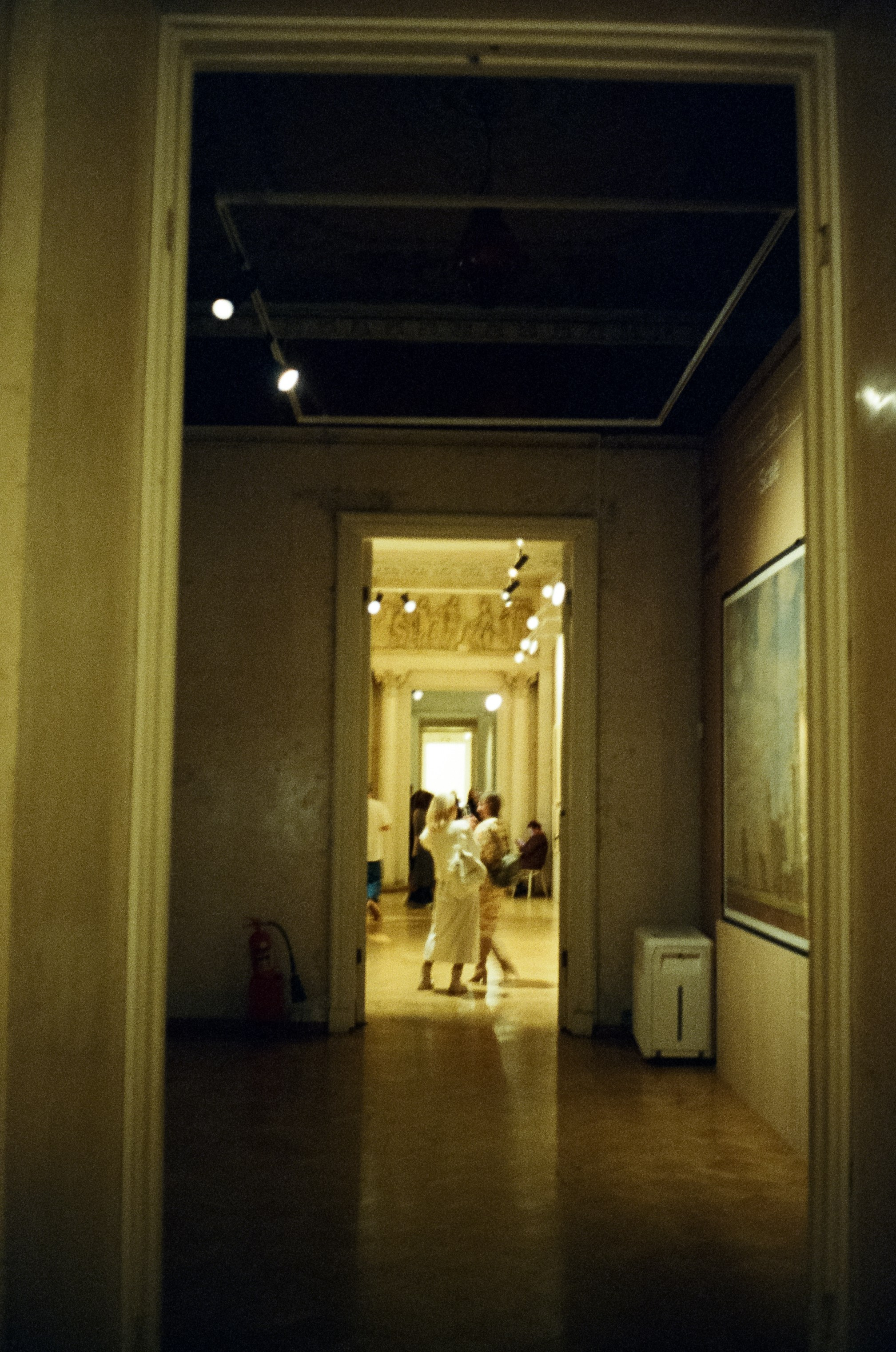 Ricoh FF-1 / SFL 500T (Kodak Vision 3 500T) / 27 октября Музей Архитектуры