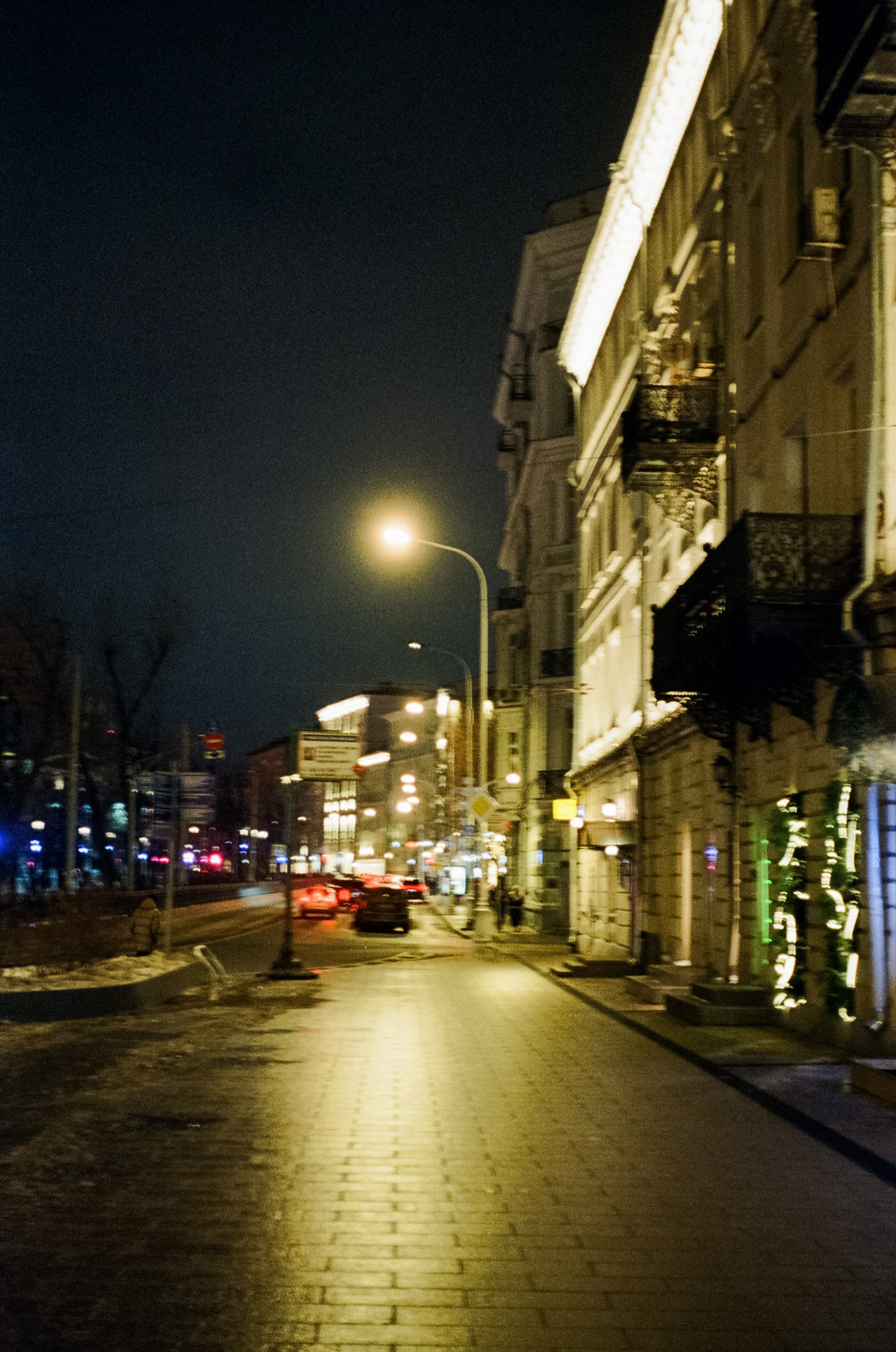 Zeiss Ikon Contessa — Zeiss-Opton Tessar T 45 mm f/2.8 / Wonder 500T (Kodak Vision 3 500T) @ISO 800