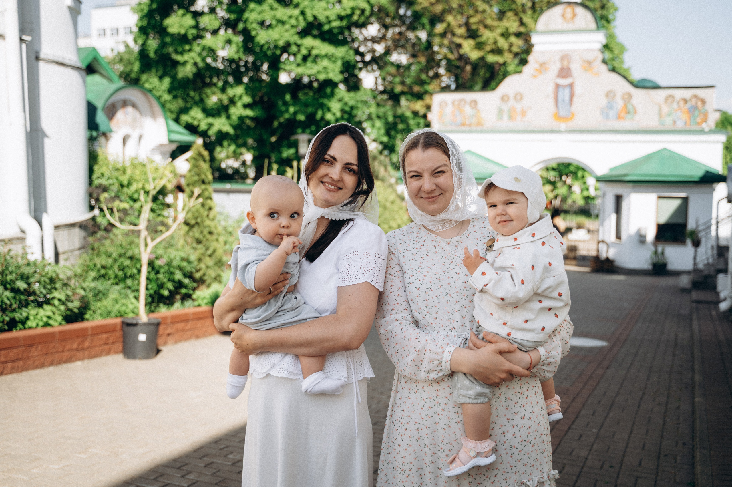 Крещение Мии и Льва. Семейный фотограф в Минске Дарья Дреко
