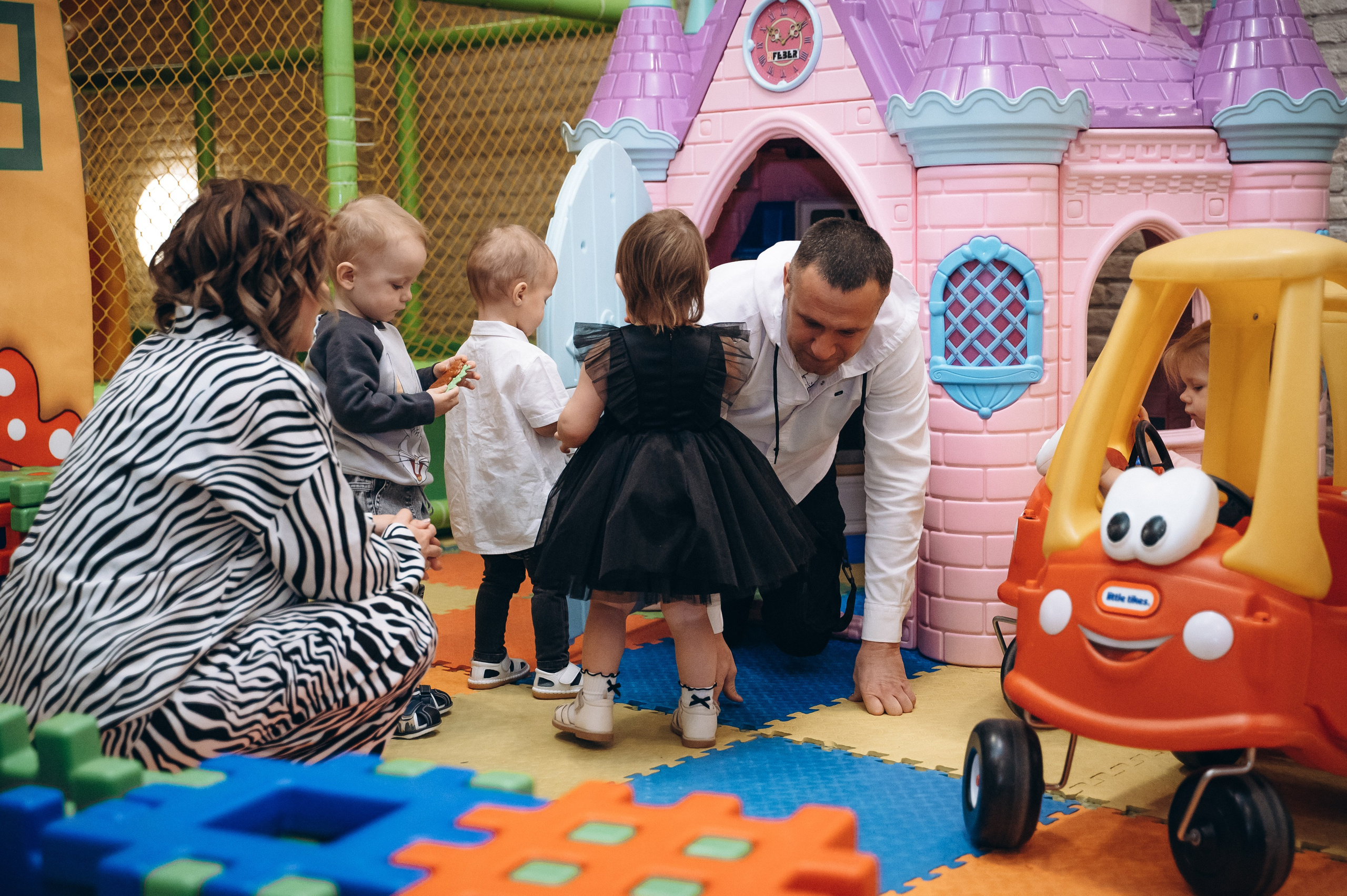 Анечке 2 года (MIA FAMILIA семейное кафе). Семейный фотограф в Минске Дарья Дреко