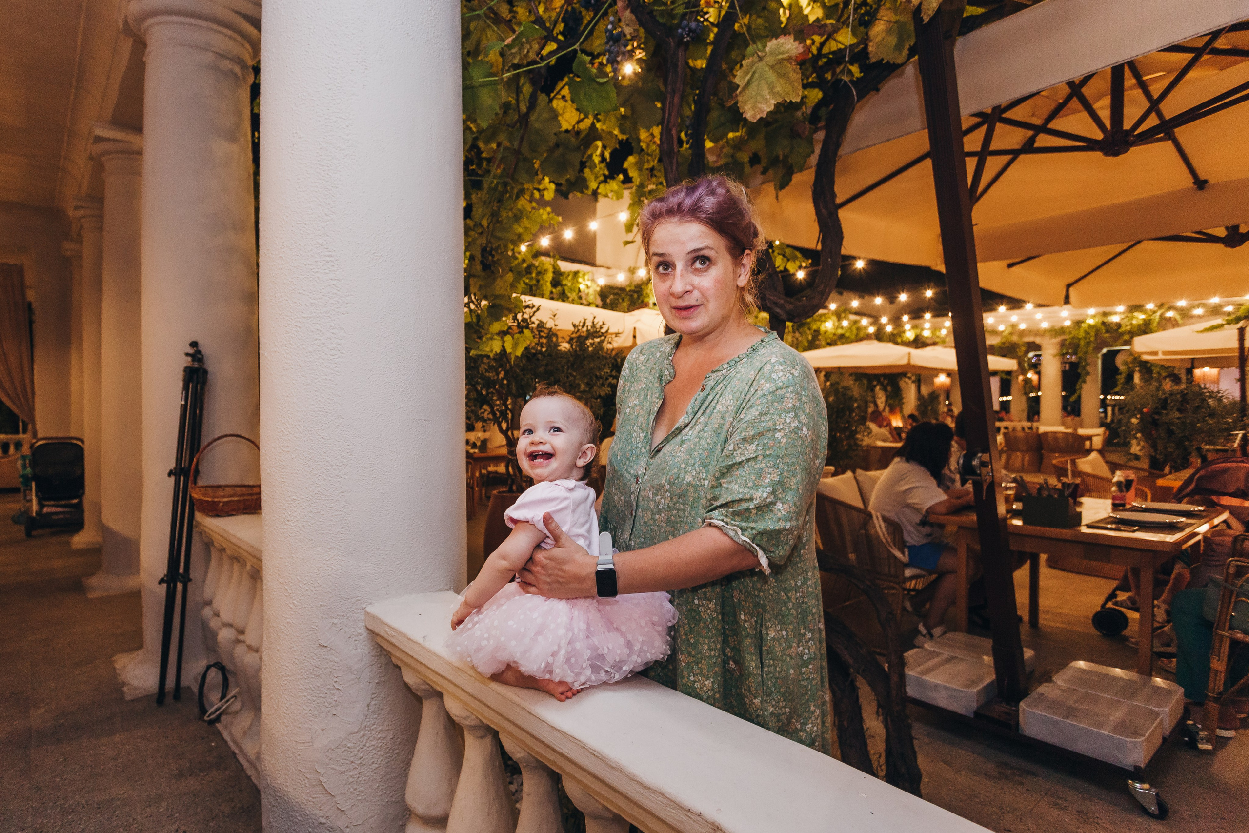 День рождение в уютном ресторане. Фотограф Денис Денисов