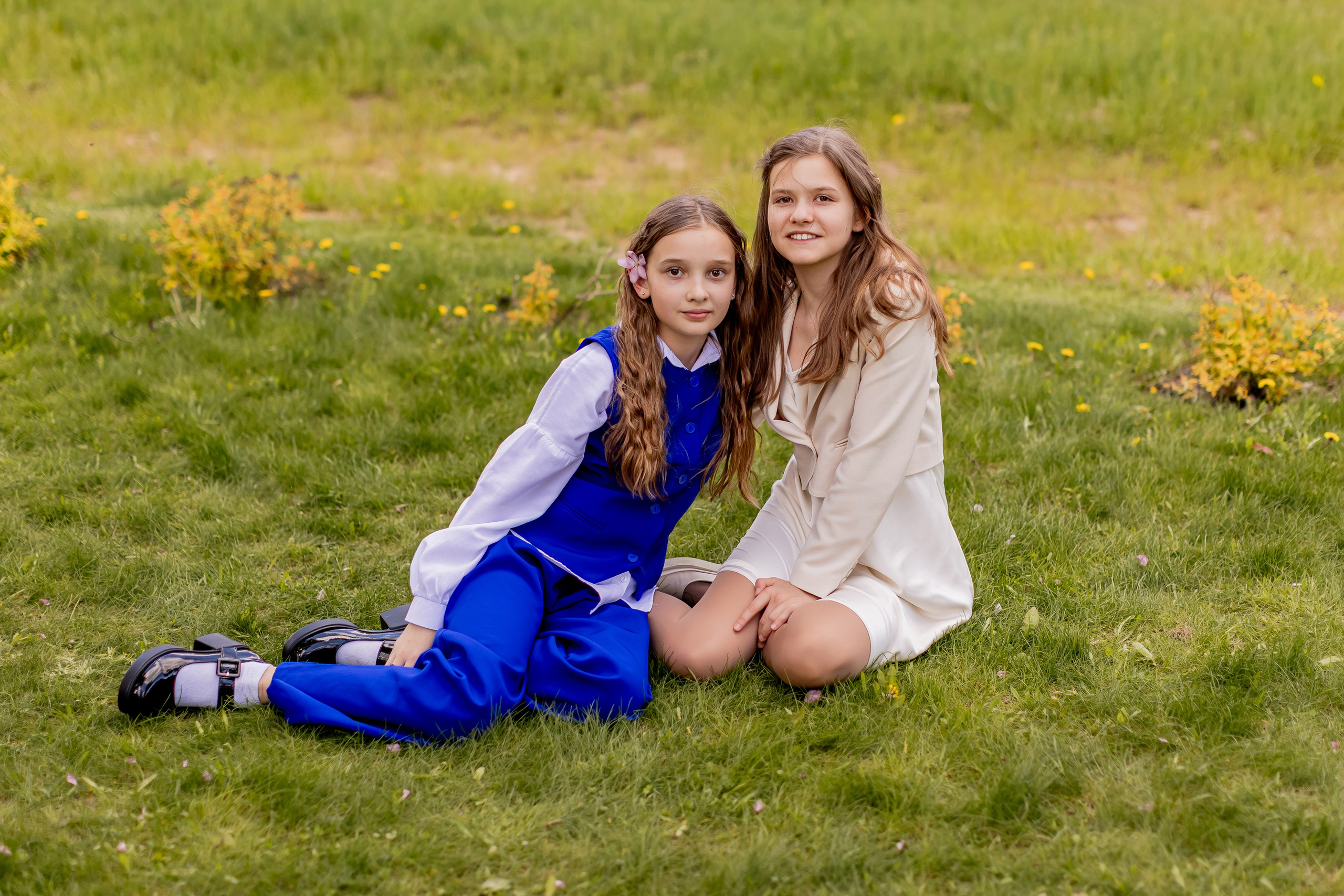 Выпускной в начальной школе на улице. Фотограф и видеограф Москва. Свадебный фотограф, видеограф. Выпускные альбомы. Оживающие альбомы