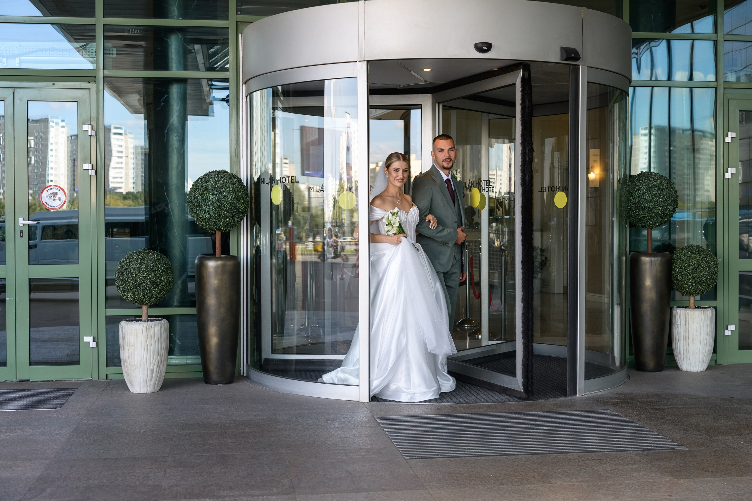 Свадебная фотосессия в отеле «Милан». Свадебный фотограф Москва Юрий Кульман