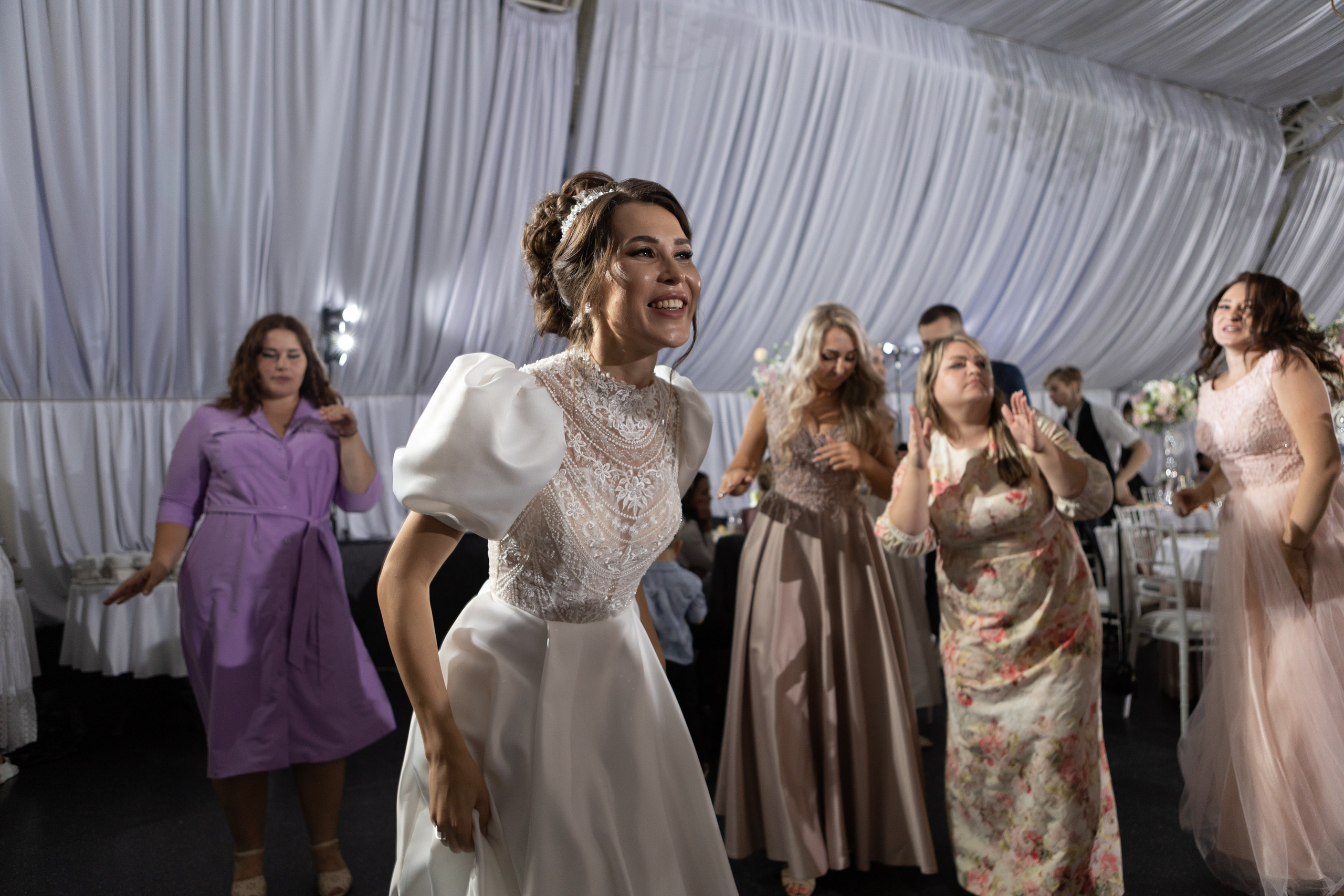 Свадебный фотограф Уфа — Руслан ГабдлисламовЖивые эмоции, красивые кадры, воспоминания на всю жизнь.Работаю по всей Республике Башкортоста. Свадебный фотограф Уфа Руслан Габдлисламов