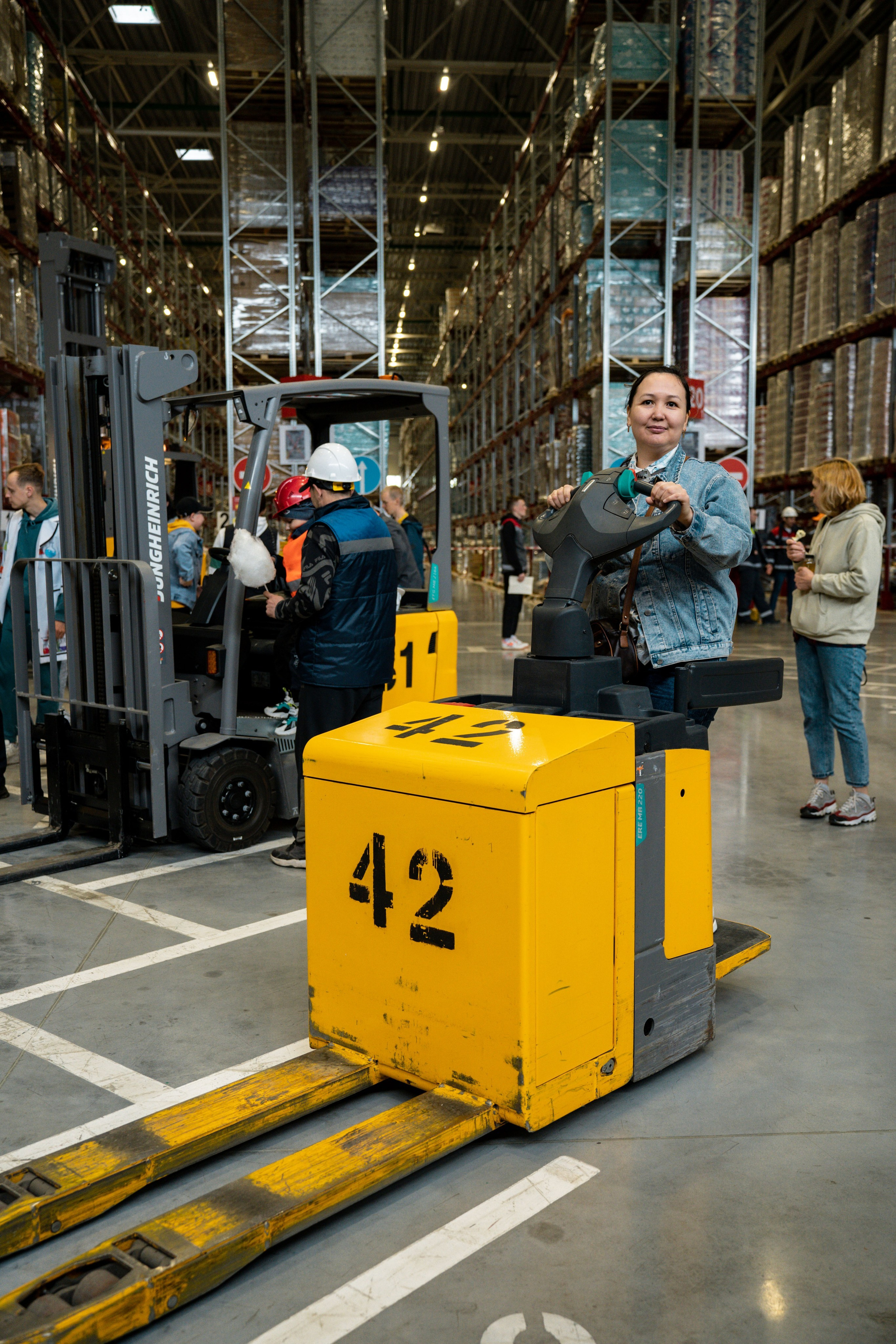 День детей в Пятерочке. Видеограф и Фотограф в Челябинске Ксения и Владимир Рюмины