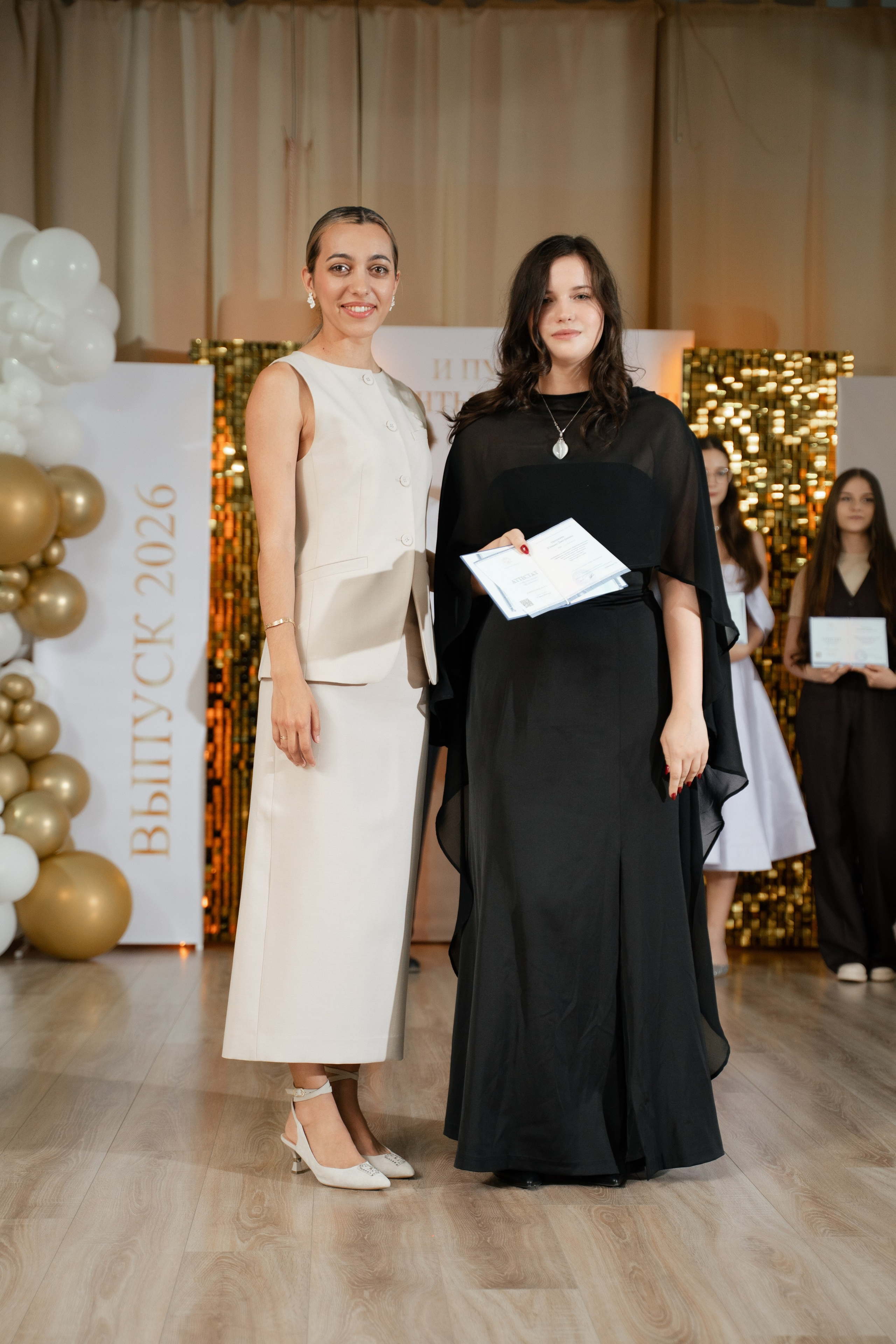 40 Школа 11 класс вручение аттестатов. Выпускные альбомы Натальи Бутко: Новороссийск, Анапа, Геленджик