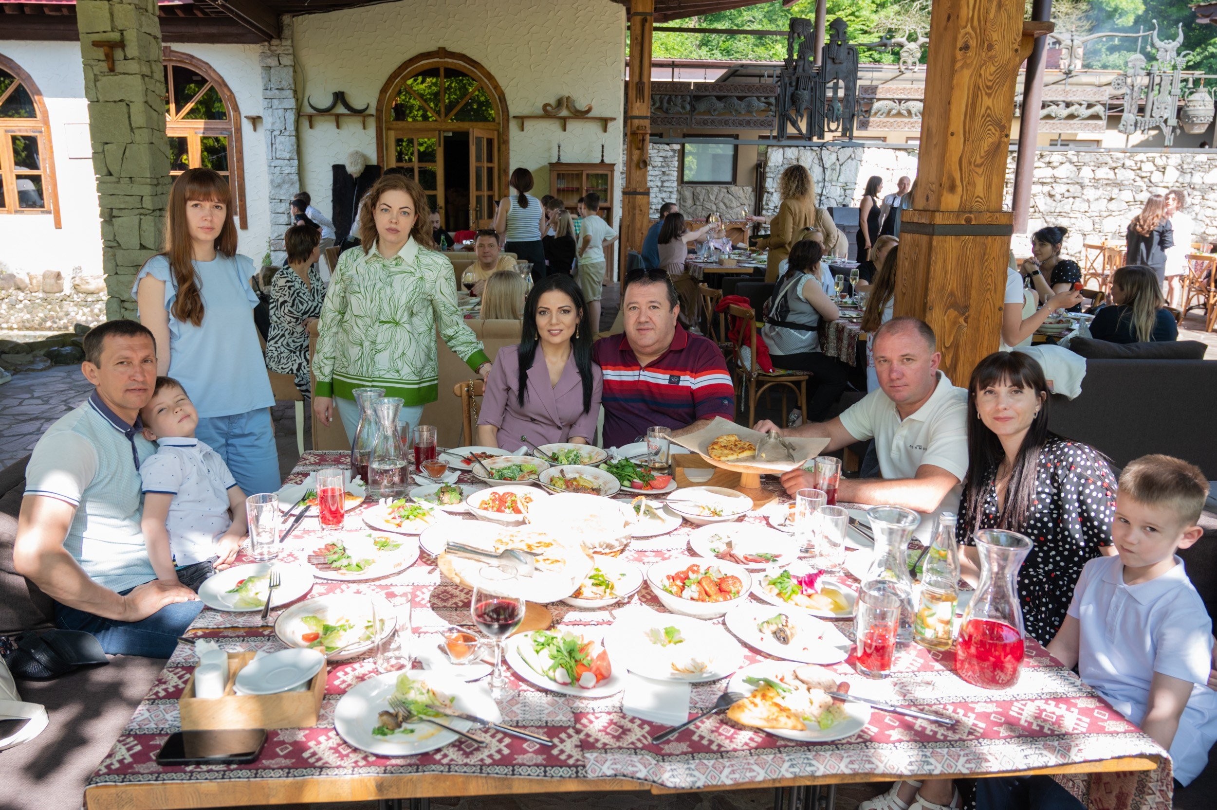 Праздник окончания учебного года 2024. Фотографирую счастливых людей в Сочи