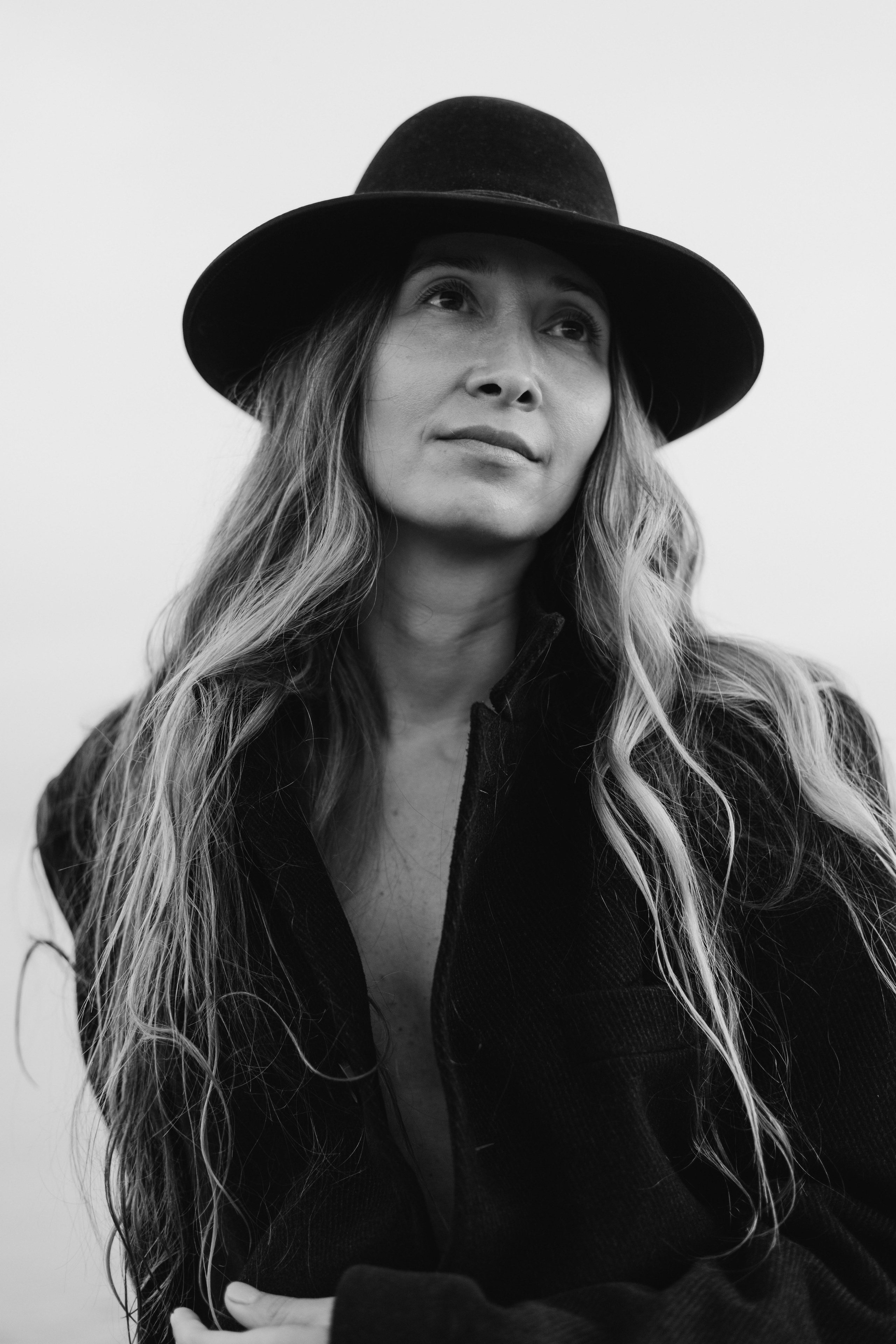 Девушка в шляпе. Фотограф на роды в Санкт-Петербурге Екатерина Сысоева