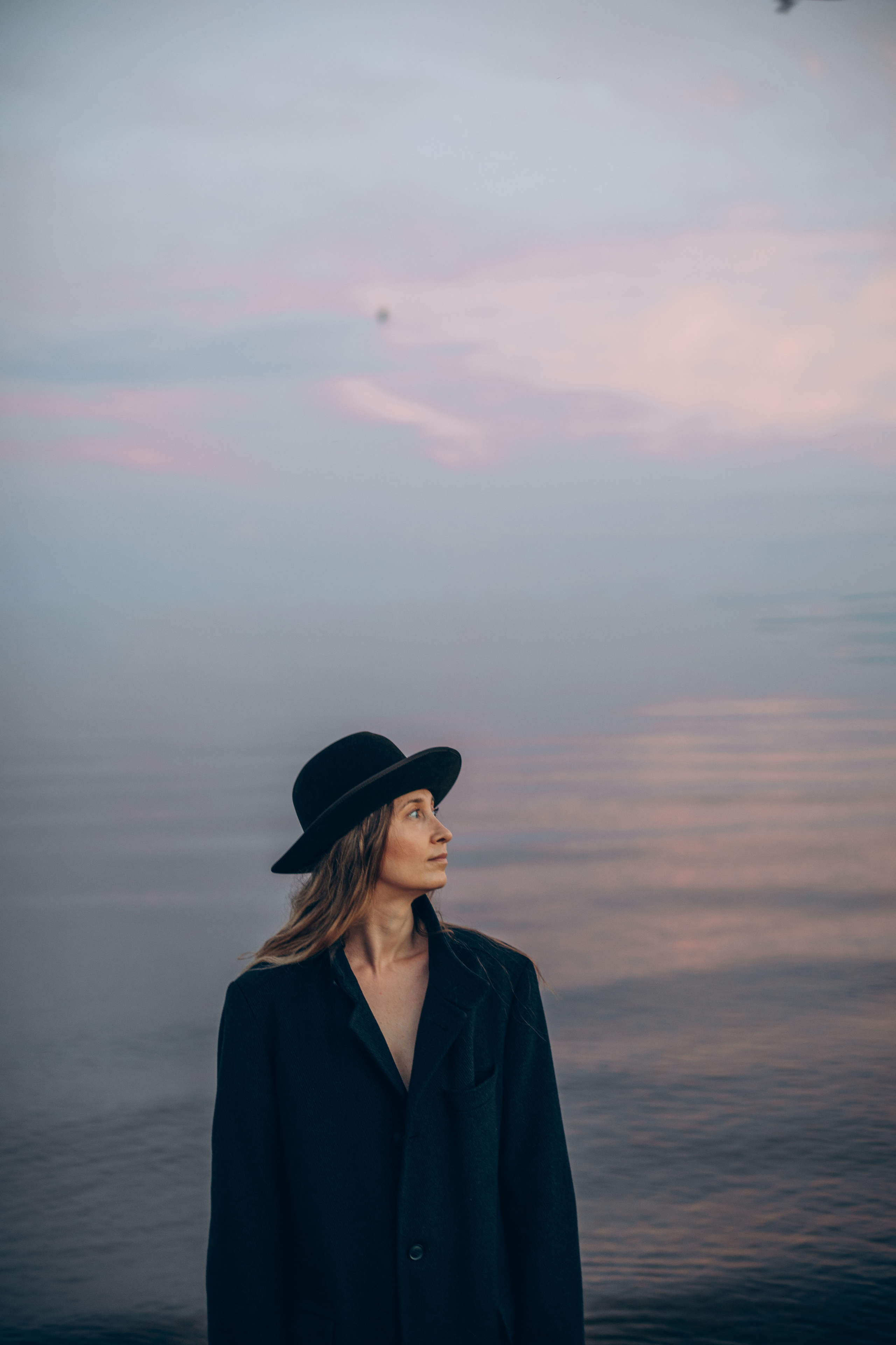 Девушка в шляпе. Фотограф на роды в Санкт-Петербурге Екатерина Сысоева