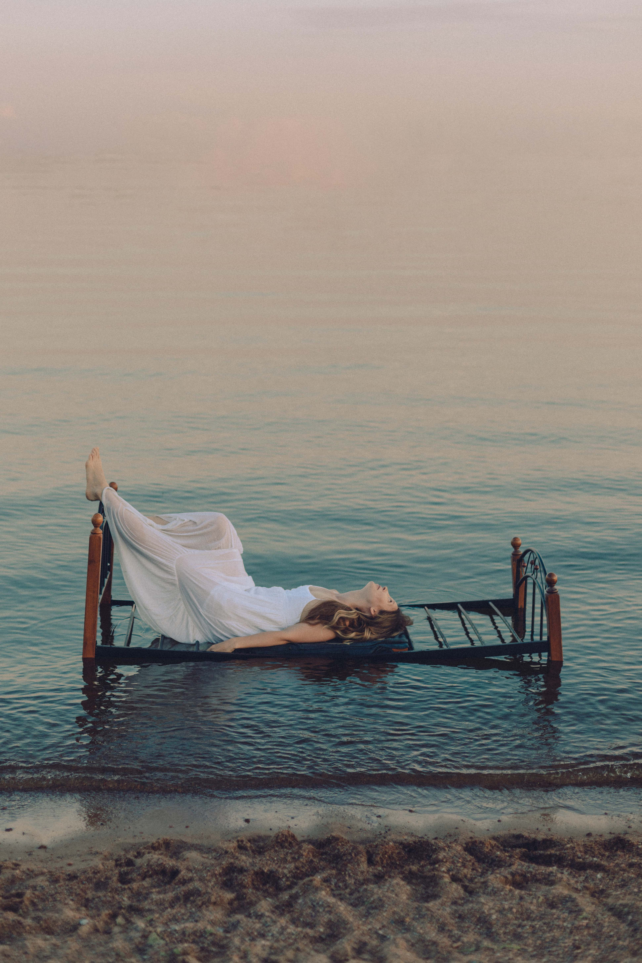 Кроватка. Финский залив. Фотограф на роды в Санкт-Петербурге Екатерина Сысоева