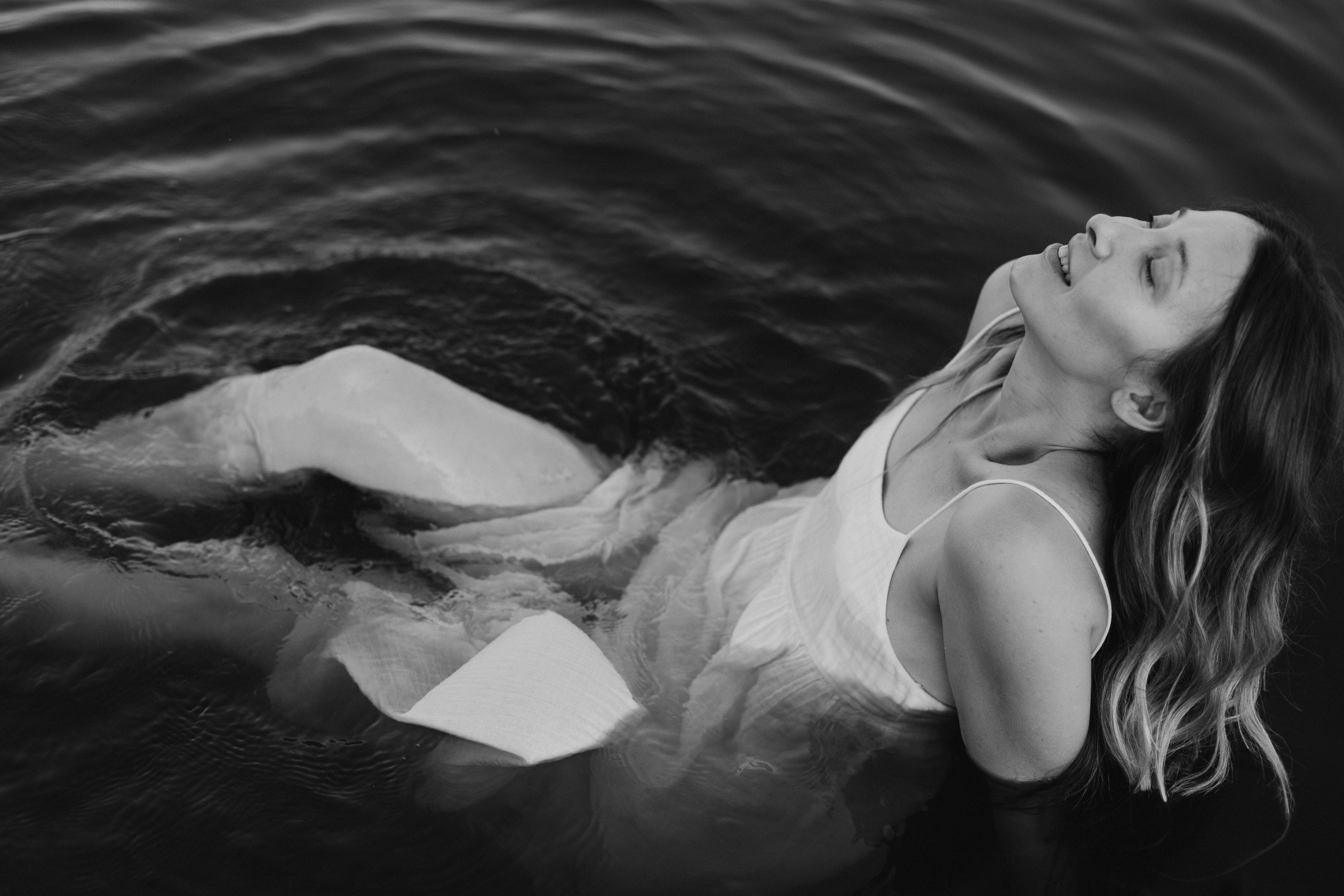 Кроватка. Финский залив. Фотограф на роды в Санкт-Петербурге Екатерина Сысоева