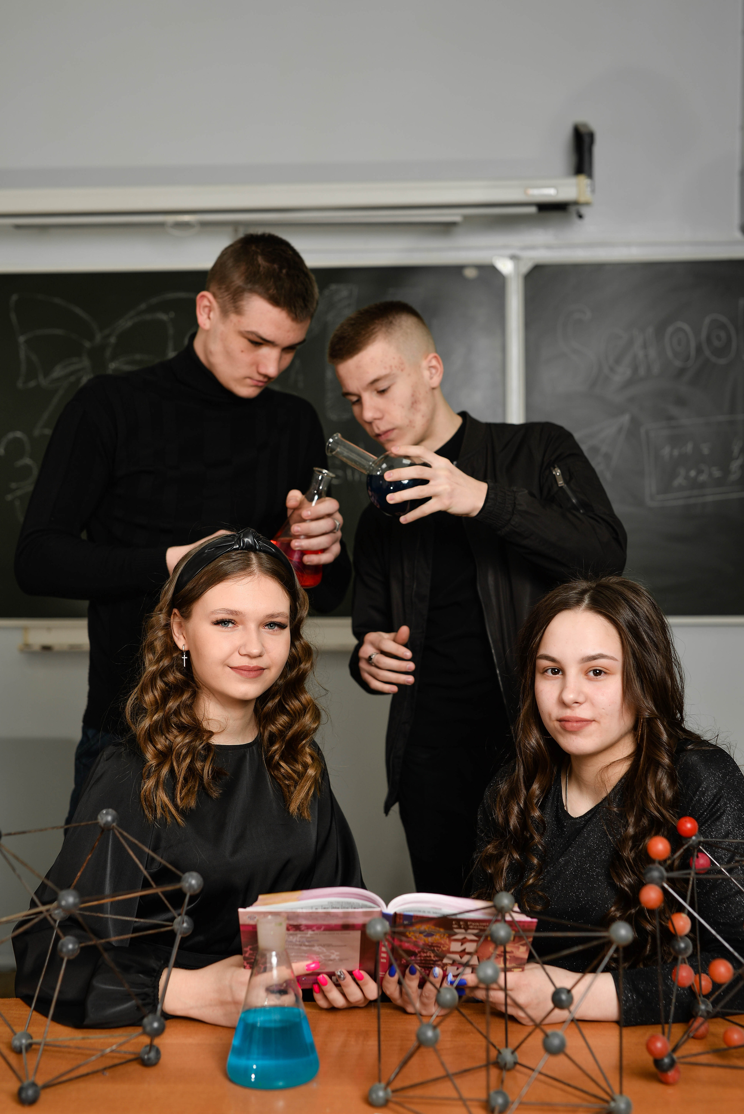 «В школе» 11 классы. Школьный фотограф в Свободном Анастасия Косицына