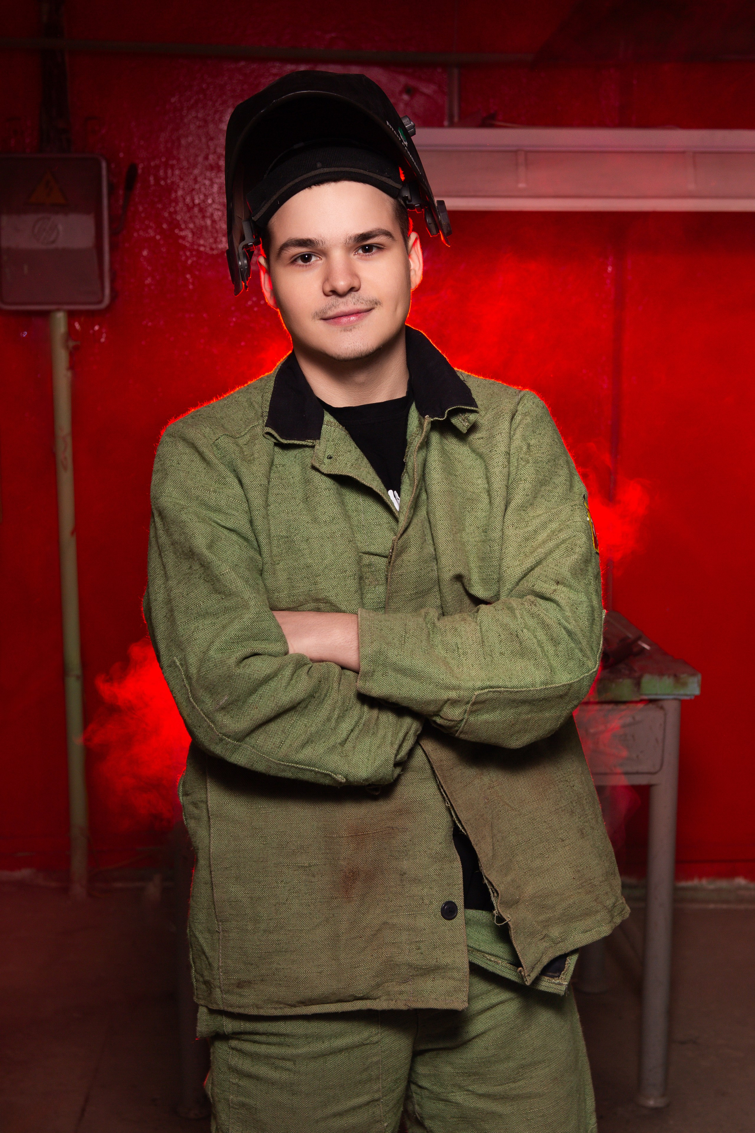 Портретная Фотосессия в Цеху для Выпускников Сварщиков | Твой Альбом Мценск. ТВОЙ АЛЬБОМ / ТВОИ ПРАВИЛА