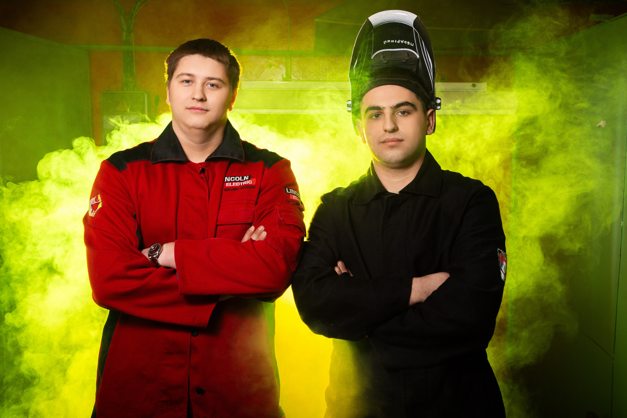 Фотосессия в Цеху для Выпускников Сварочного Производства | Твой Альбом Мценск. ТВОЙ АЛЬБОМ / ТВОИ ПРАВИЛА