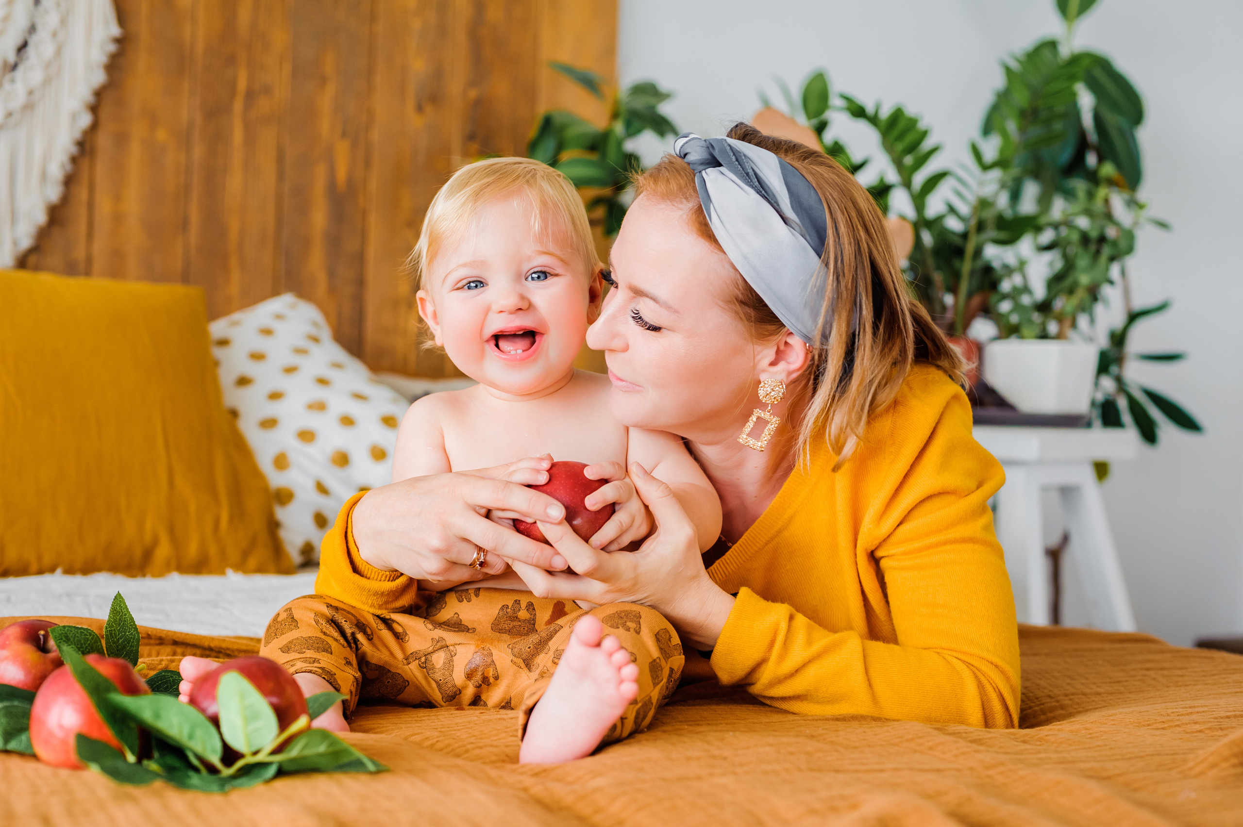 Детский и семейный фотограф в Рязани Валя Лялина. Фотограф новорождённых в Рязани, фотосъемка выписки из роддома, крещен