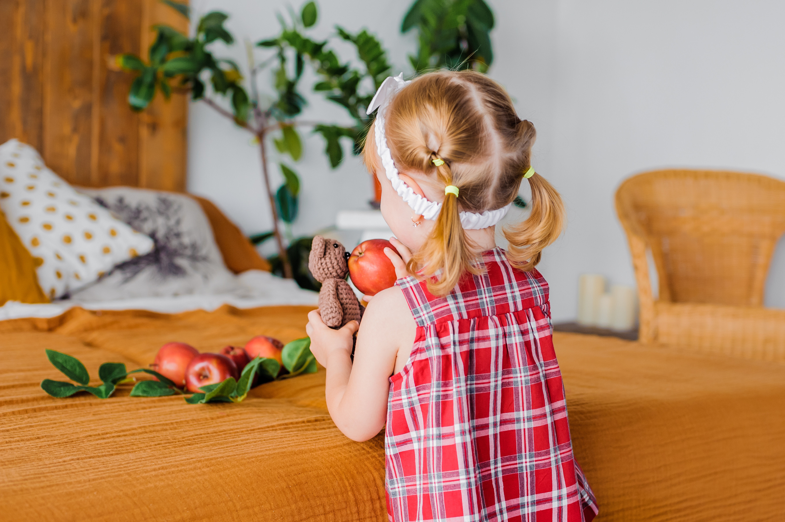 Детский и семейный фотограф в Рязани Валя Лялина. Фотограф новорождённых в Рязани, фотосъемка выписки из роддома, крещен