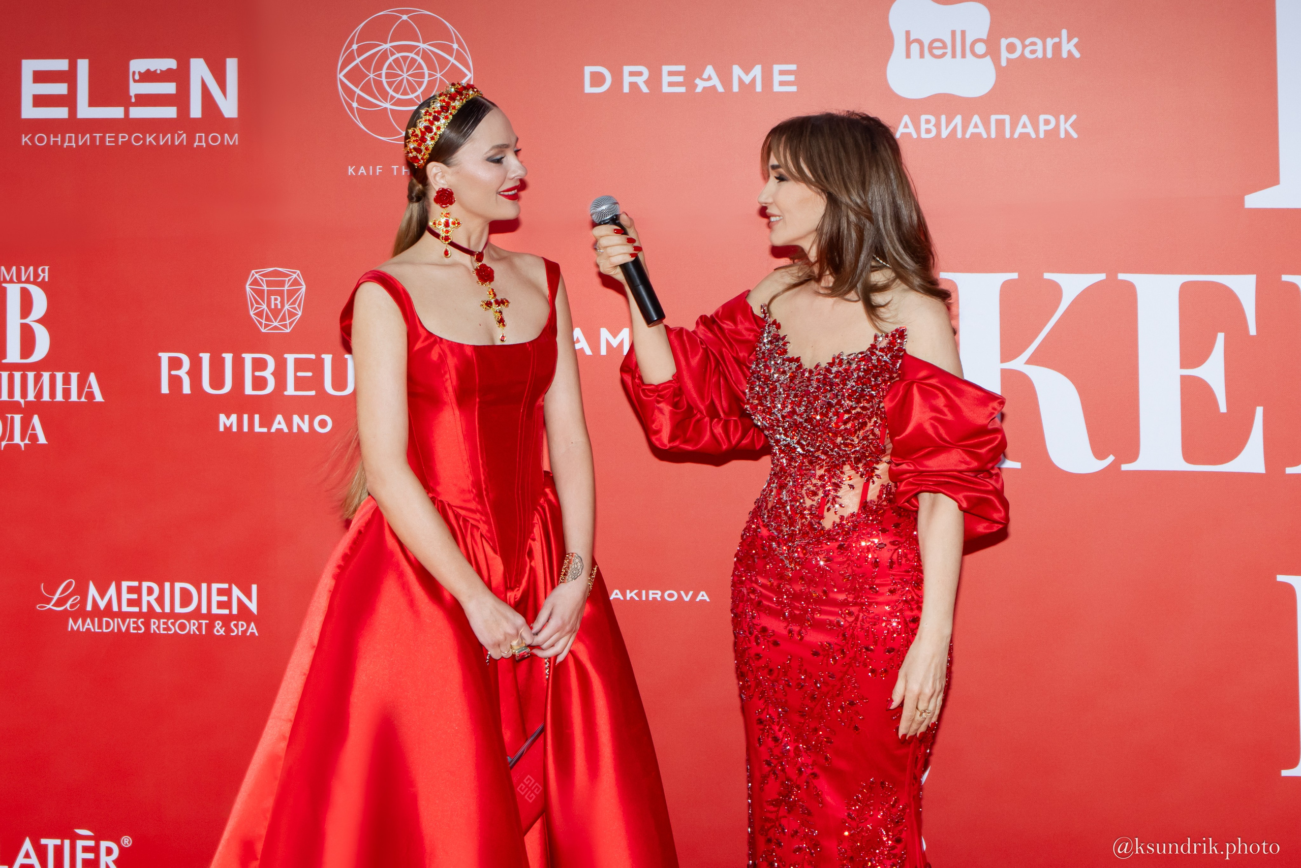 Премия FB Женщина года 2025. Свадебный и семейный фотограф в Москве и Московской области Оксана Шлыкова