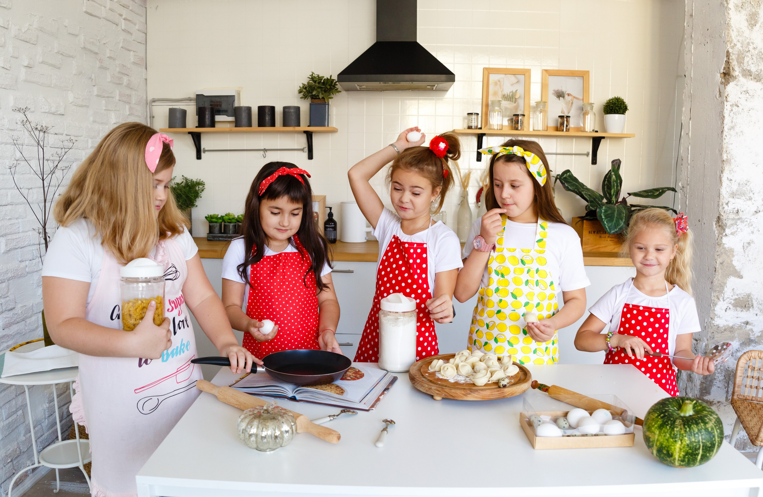 ВЕСЕЛЫЕ ПОВАРЯТА. Выпускные альбомы Красноярск