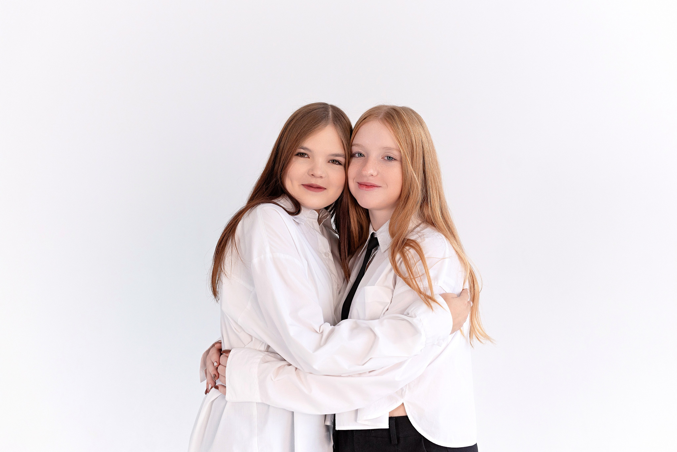 Фотосессия 9 класса в студии Circle для выпускных альбомов в Сургуте