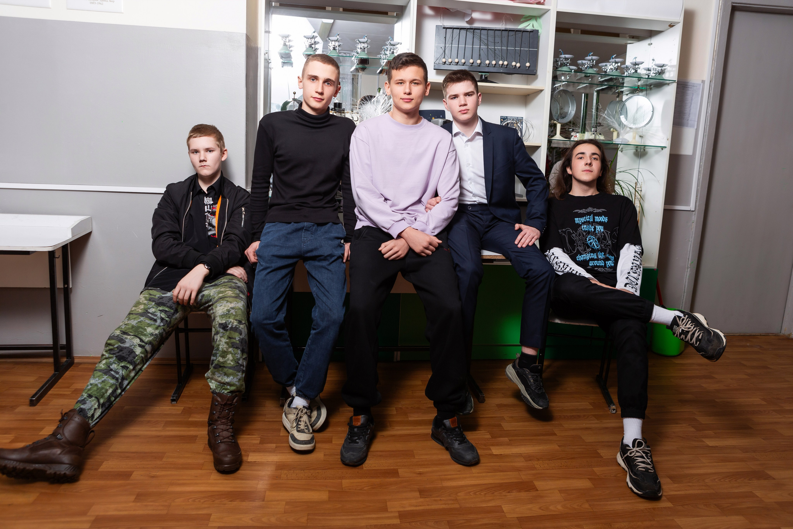 ОТВЯЗНАЯ СЪЕМКА В КЛАССЕ (9 КЛАСС). Профессиональный фотограф в Мценске и Орловской области